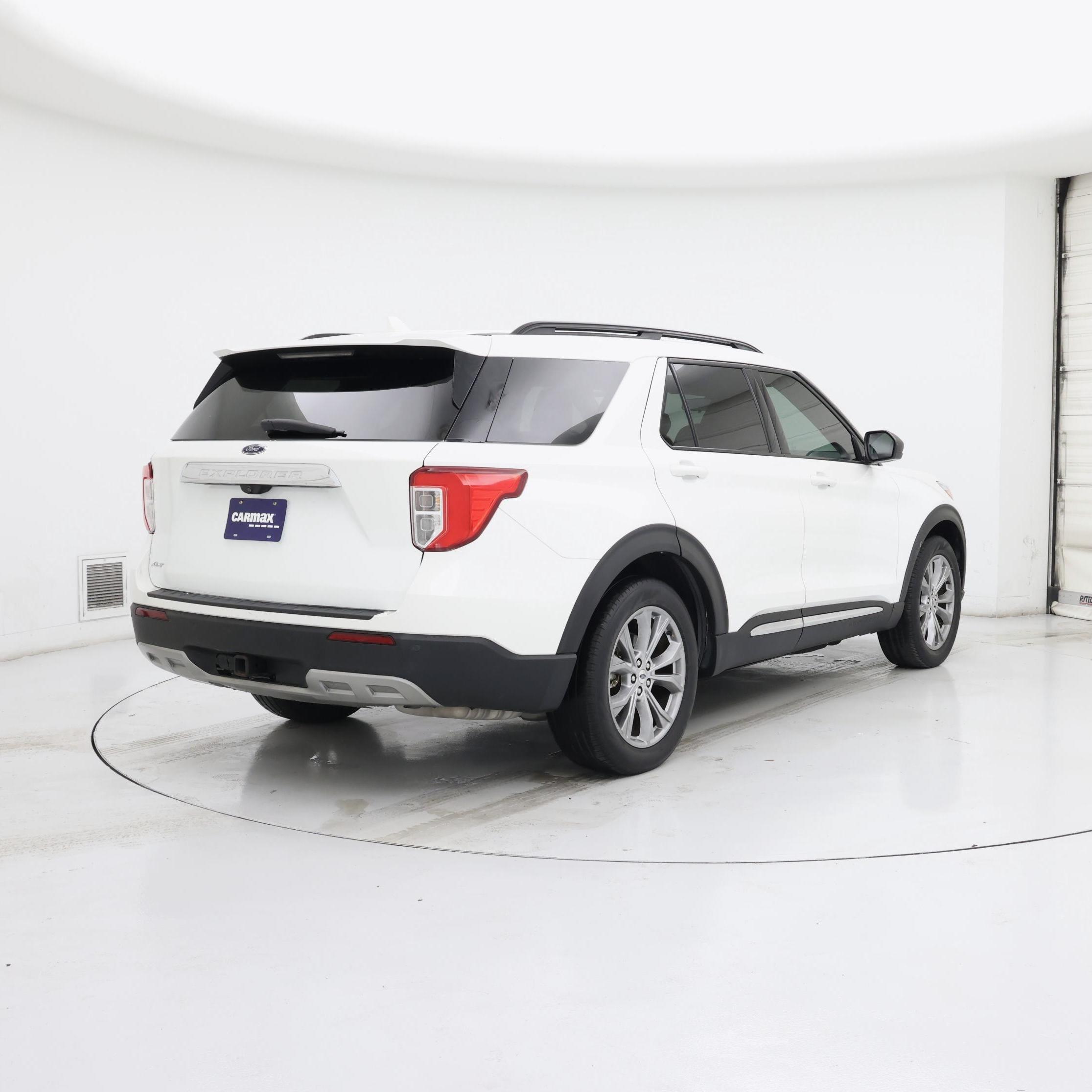 Thumbnail: 2022 Ford Explorer - 8