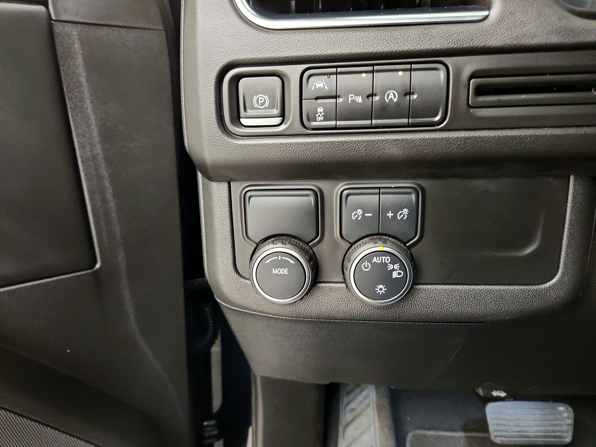 Thumbnail: 2024 Chevrolet Suburban - 11