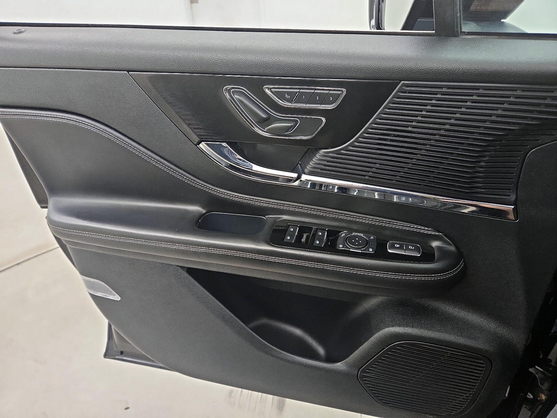 Thumbnail: 2021 Lincoln Corsair - 12