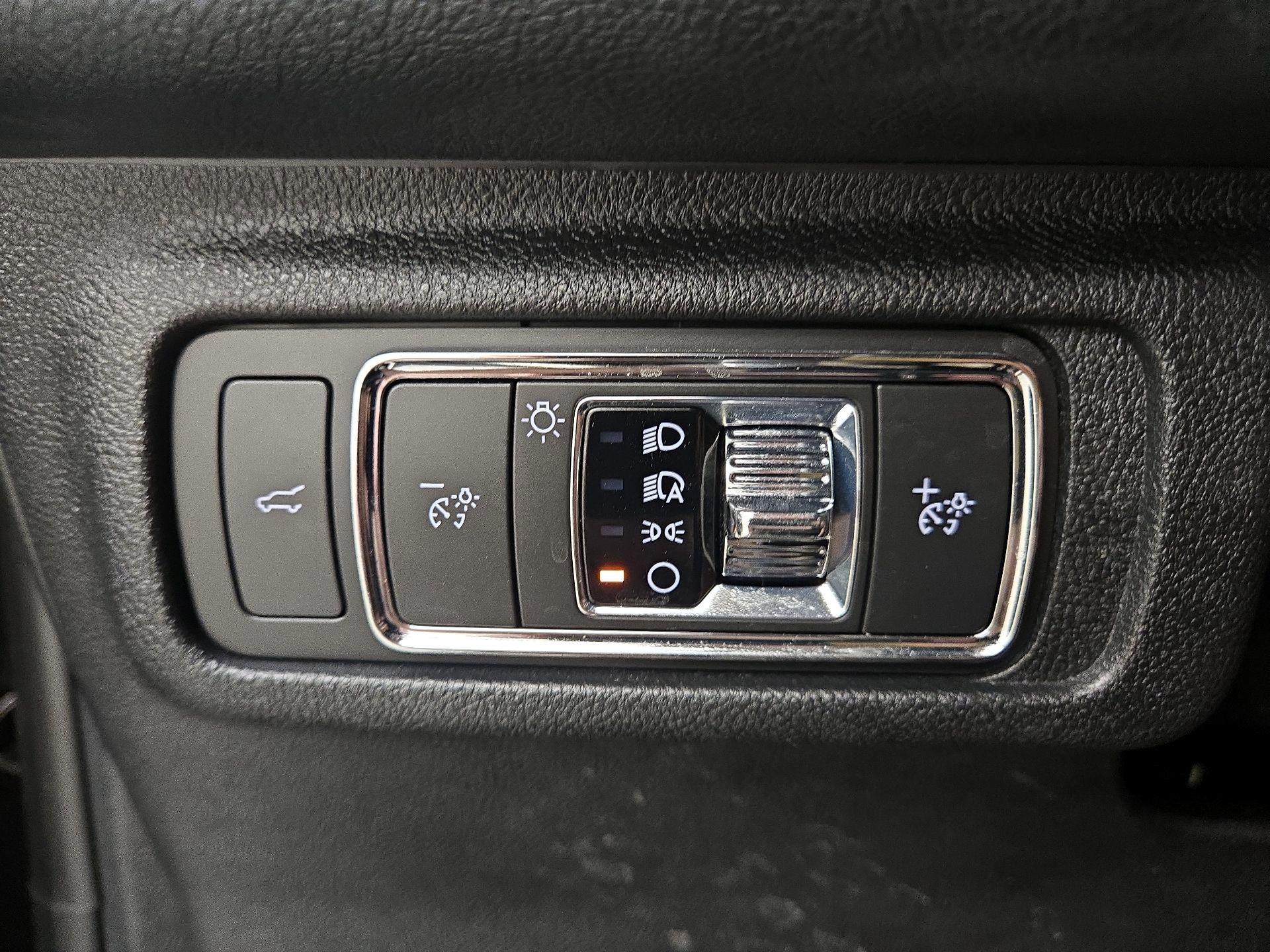 Thumbnail: 2021 Lincoln Corsair - 13