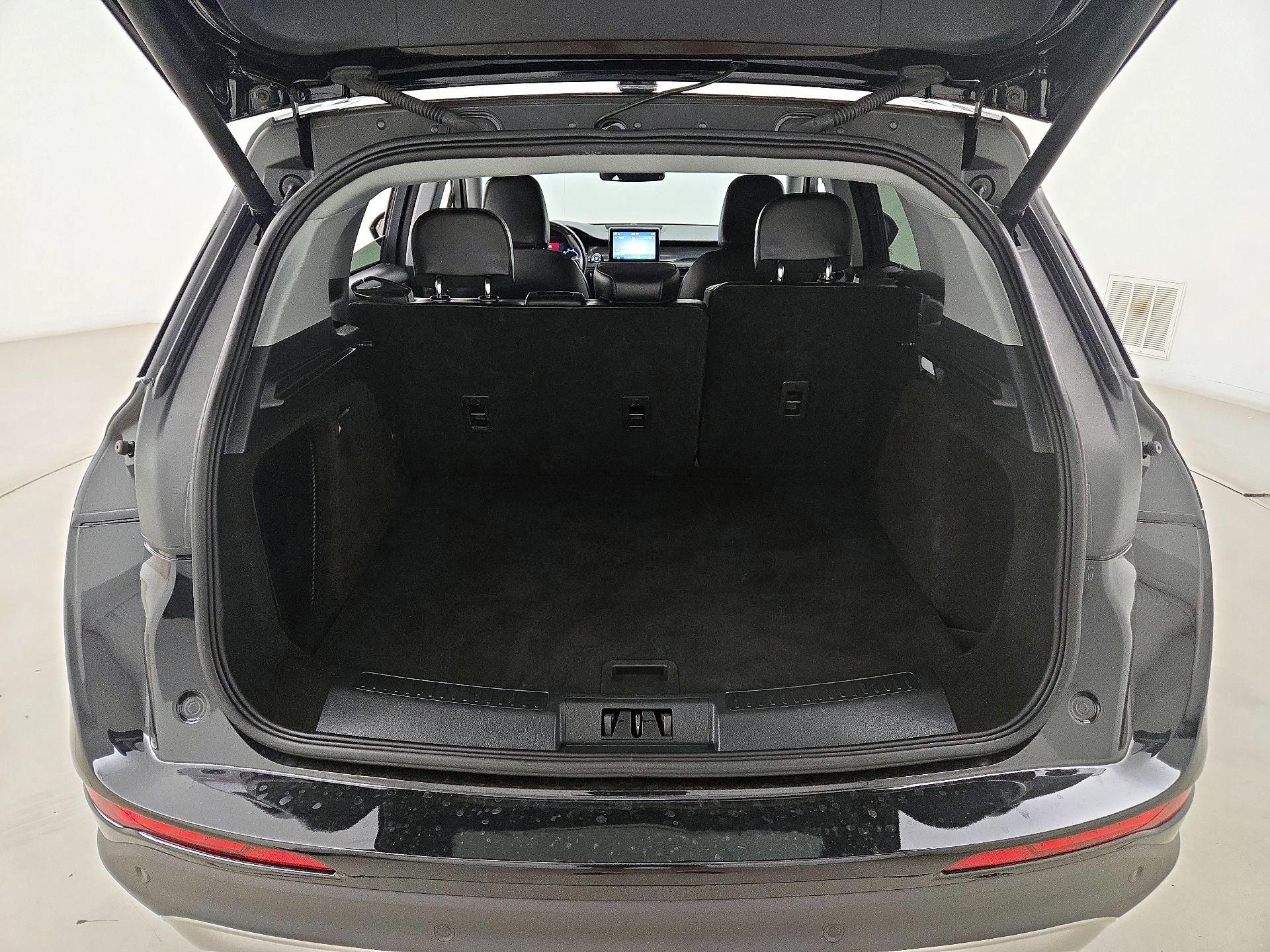 Thumbnail: 2021 Lincoln Corsair - 20