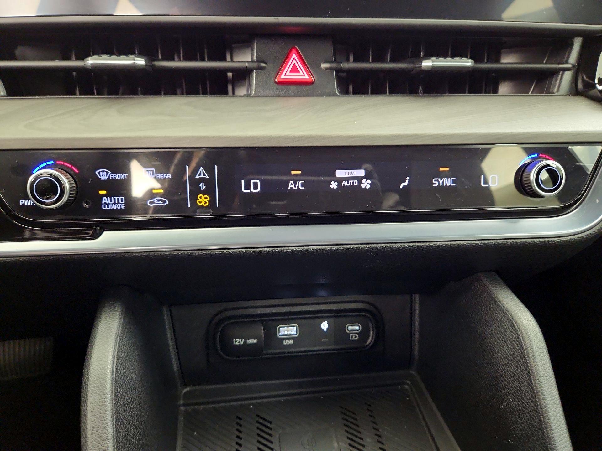 Thumbnail: 2023 Kia Sportage - 17