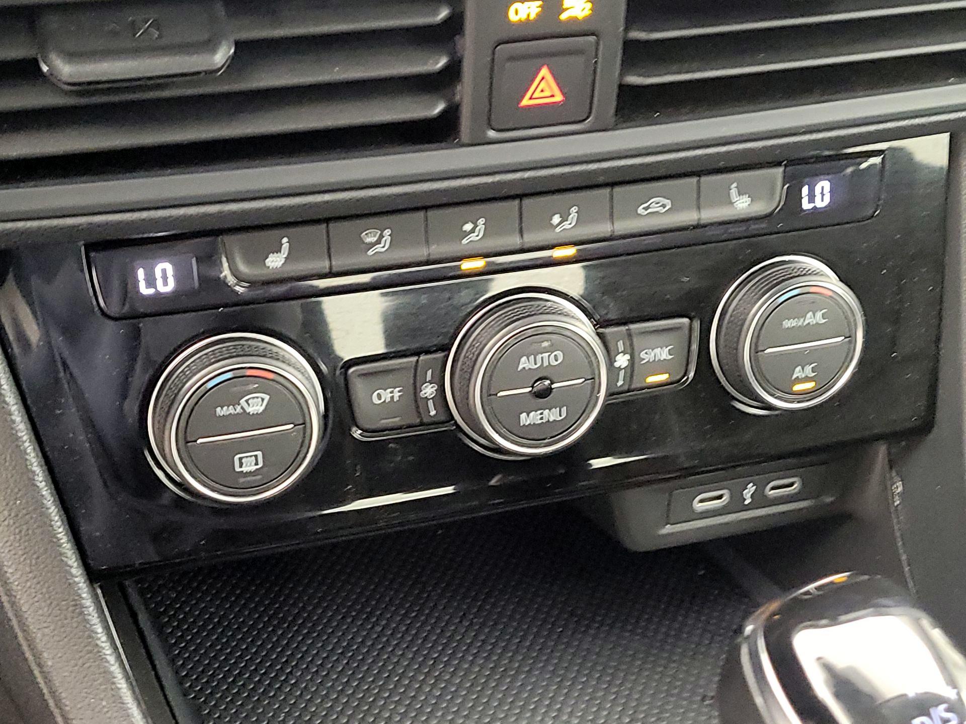 Thumbnail: 2024 Volkswagen Jetta - 16