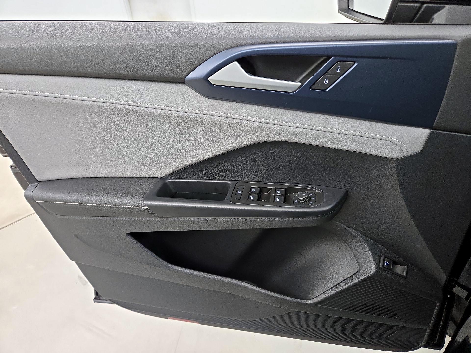 Thumbnail: 2024 Volkswagen Taos - 12