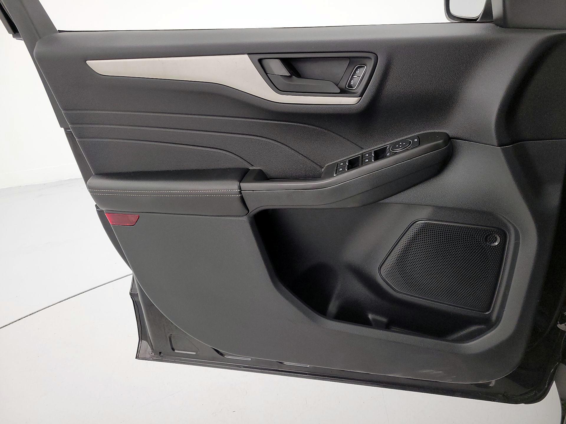 Thumbnail: 2022 Ford Escape - 12