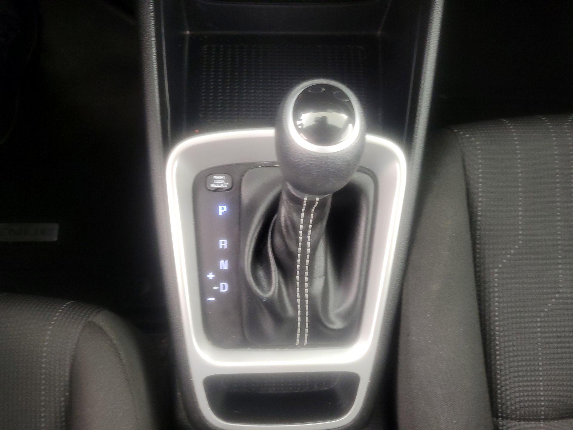 Thumbnail: 2022 Hyundai Venue - 17