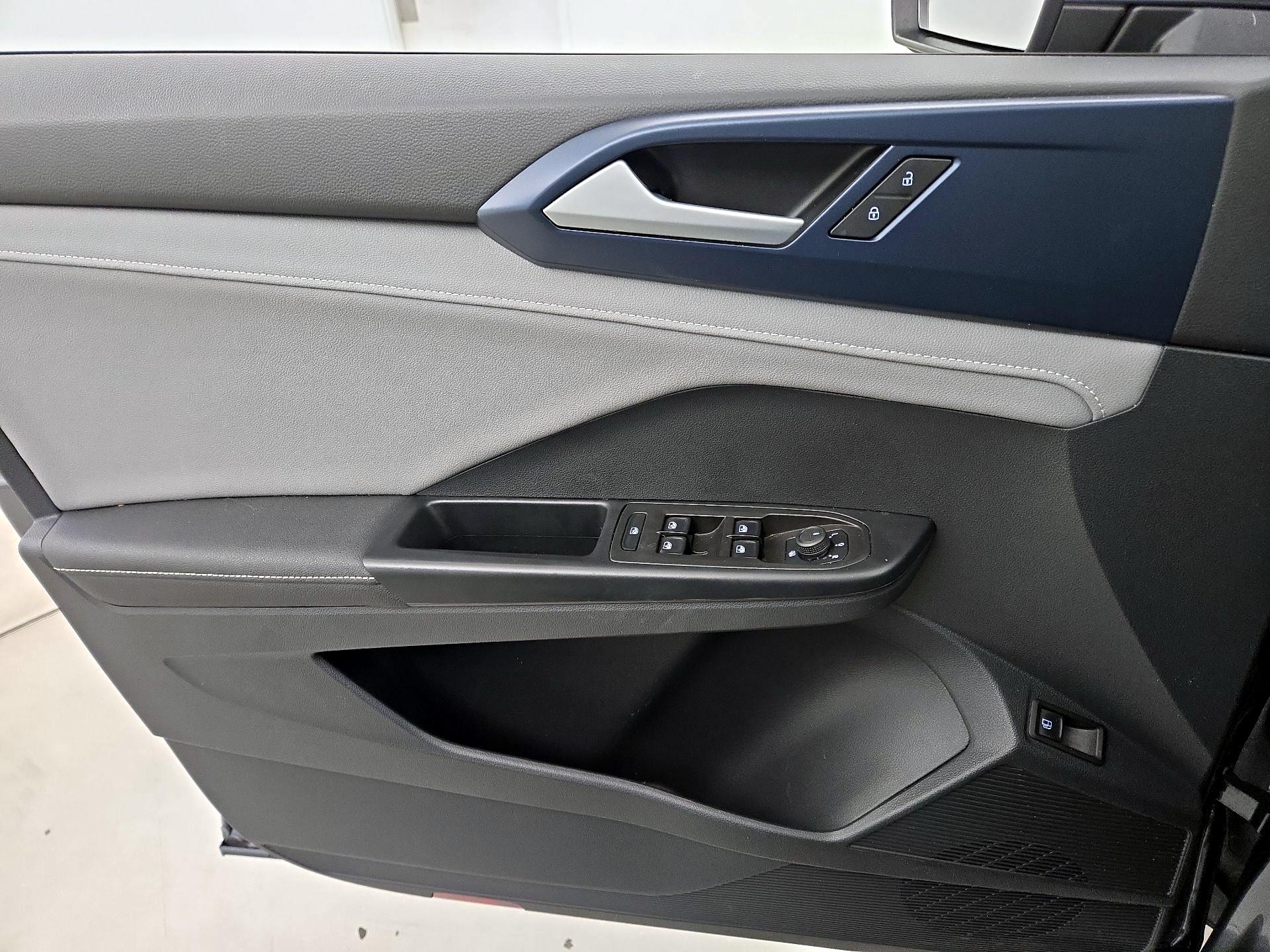 Thumbnail: 2024 Volkswagen Taos - 12