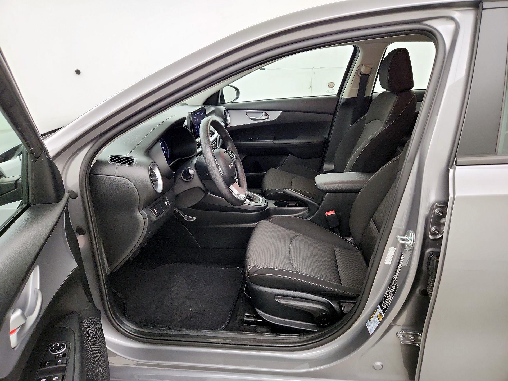 Thumbnail: 2024 Kia Forte - 9