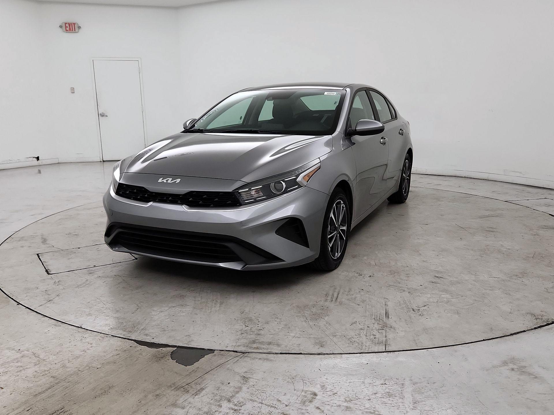 Thumbnail: 2024 Kia Forte - 3