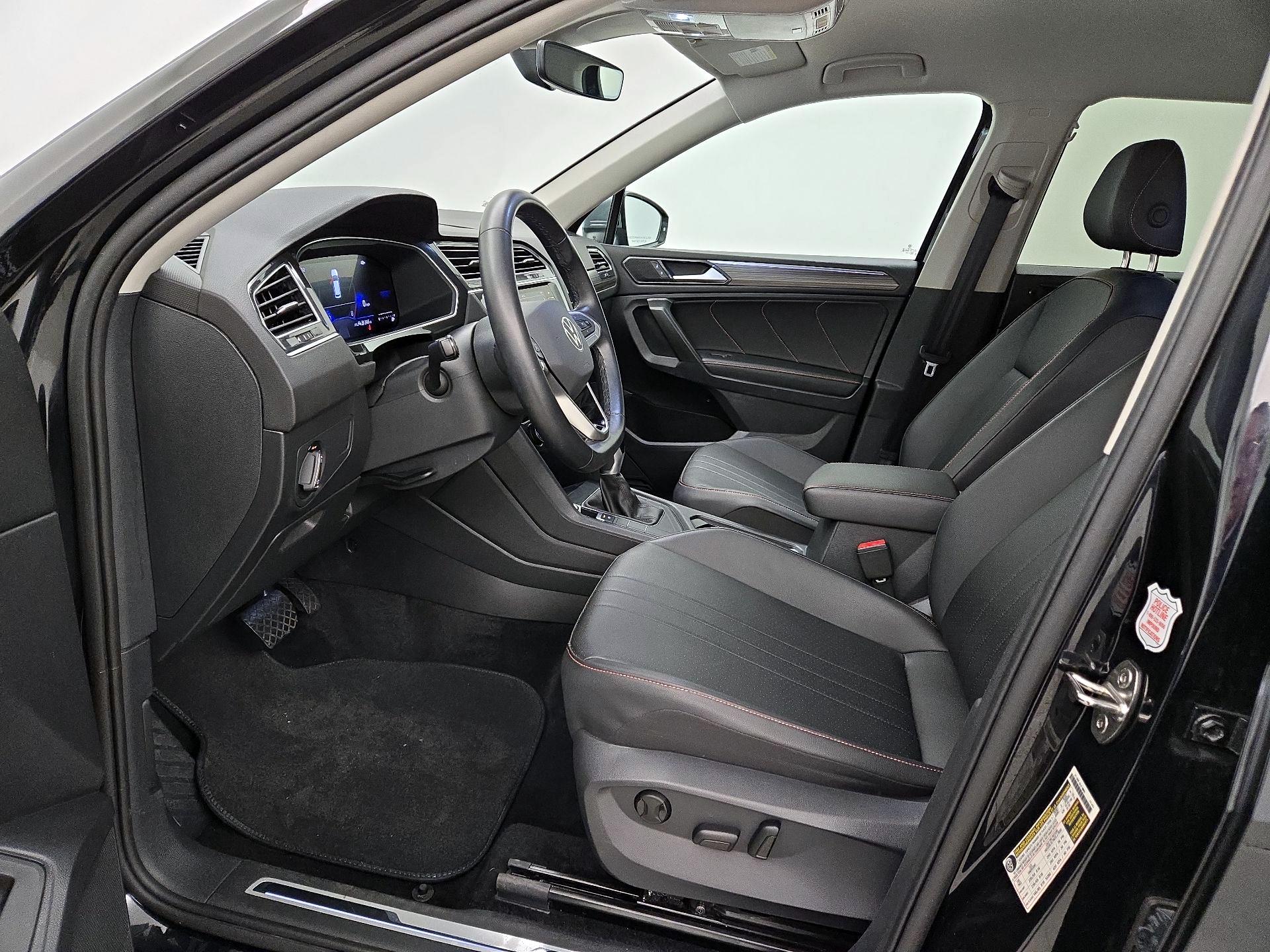 Thumbnail: 2024 Volkswagen Tiguan - 11