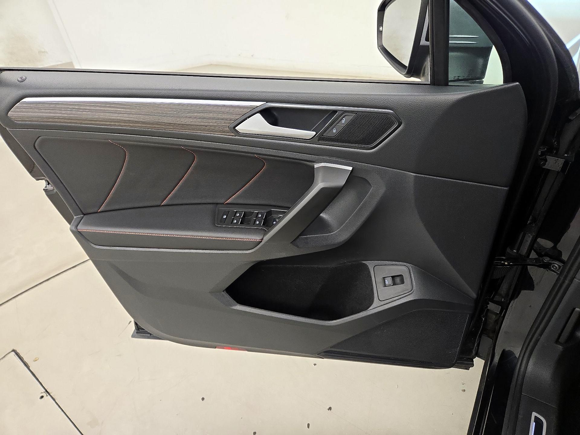 Thumbnail: 2024 Volkswagen Tiguan - 12