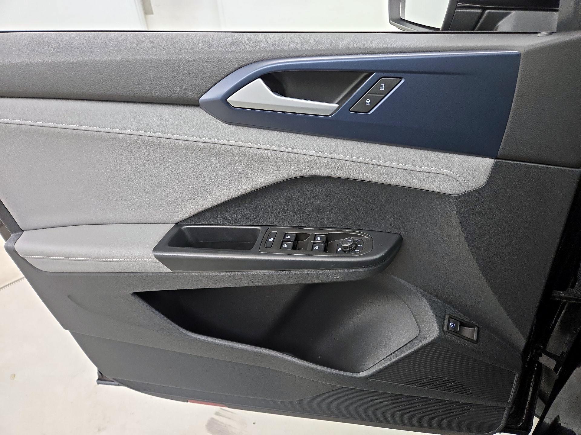 Thumbnail: 2024 Volkswagen Taos - 12