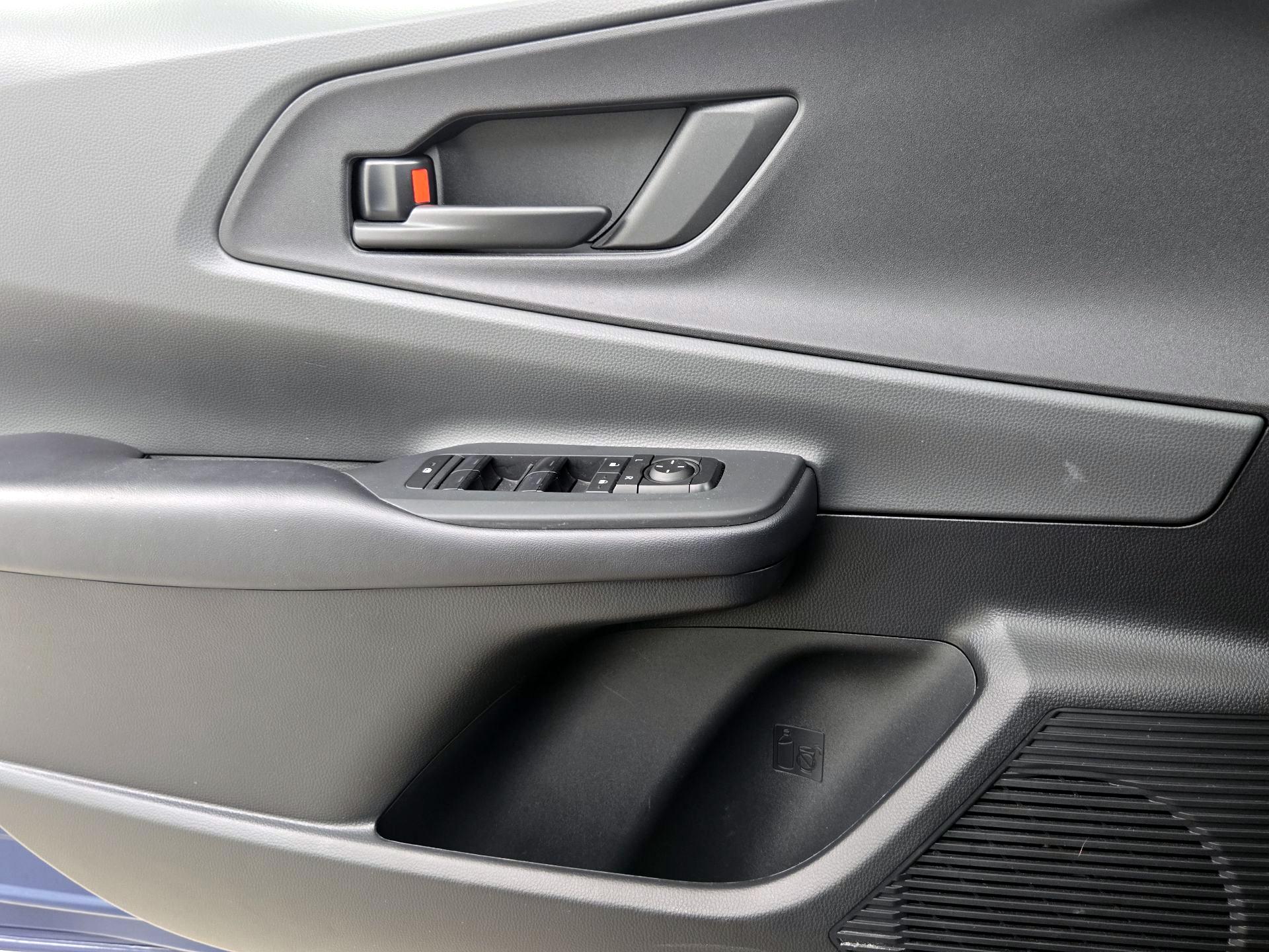 Thumbnail: 2025 Toyota Prius - 12