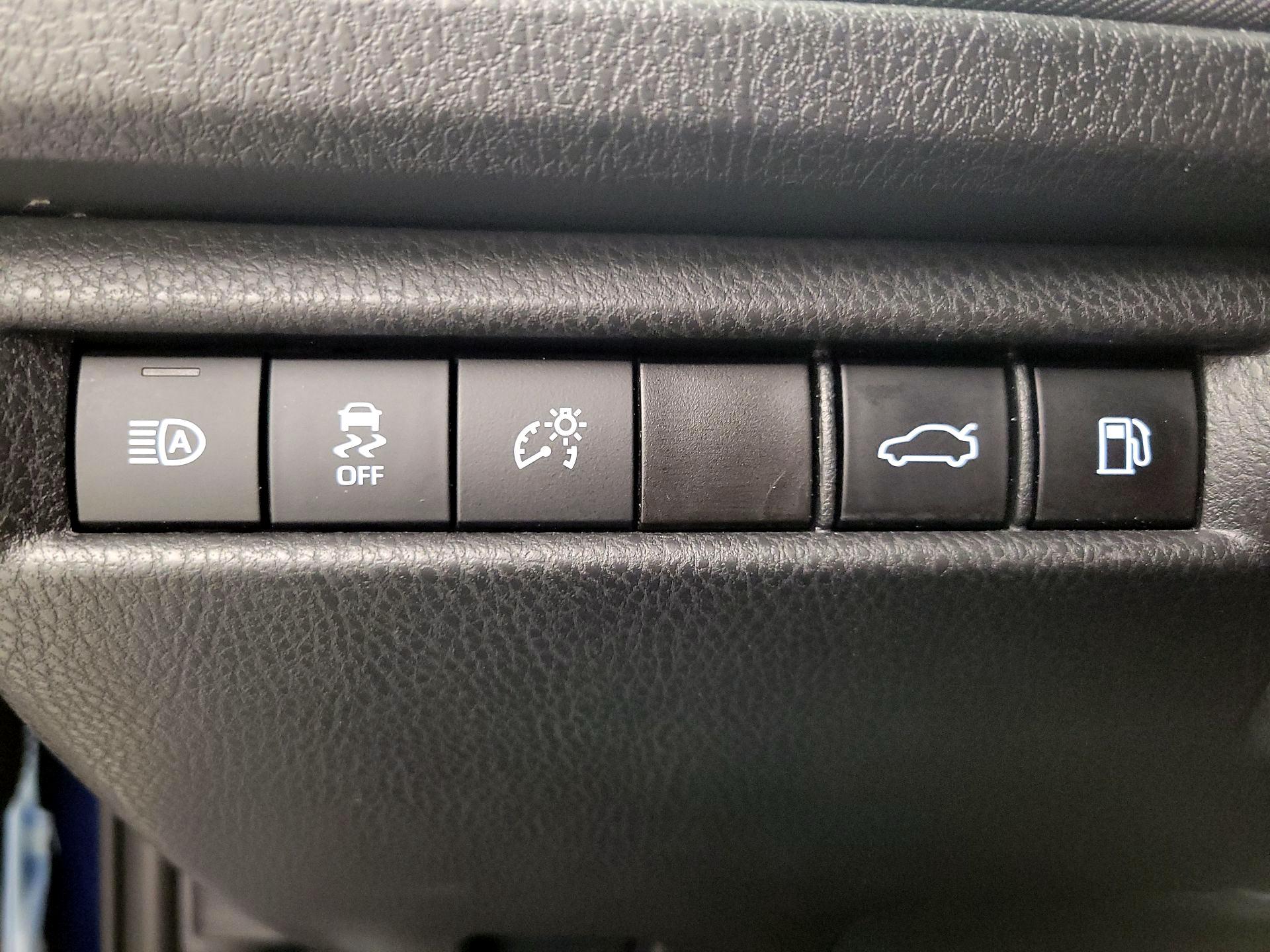 Thumbnail: 2025 Toyota Camry - 13