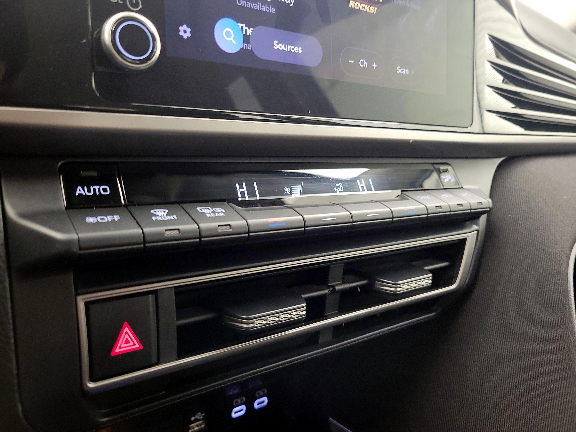 Thumbnail: 2025 Toyota Camry - 16