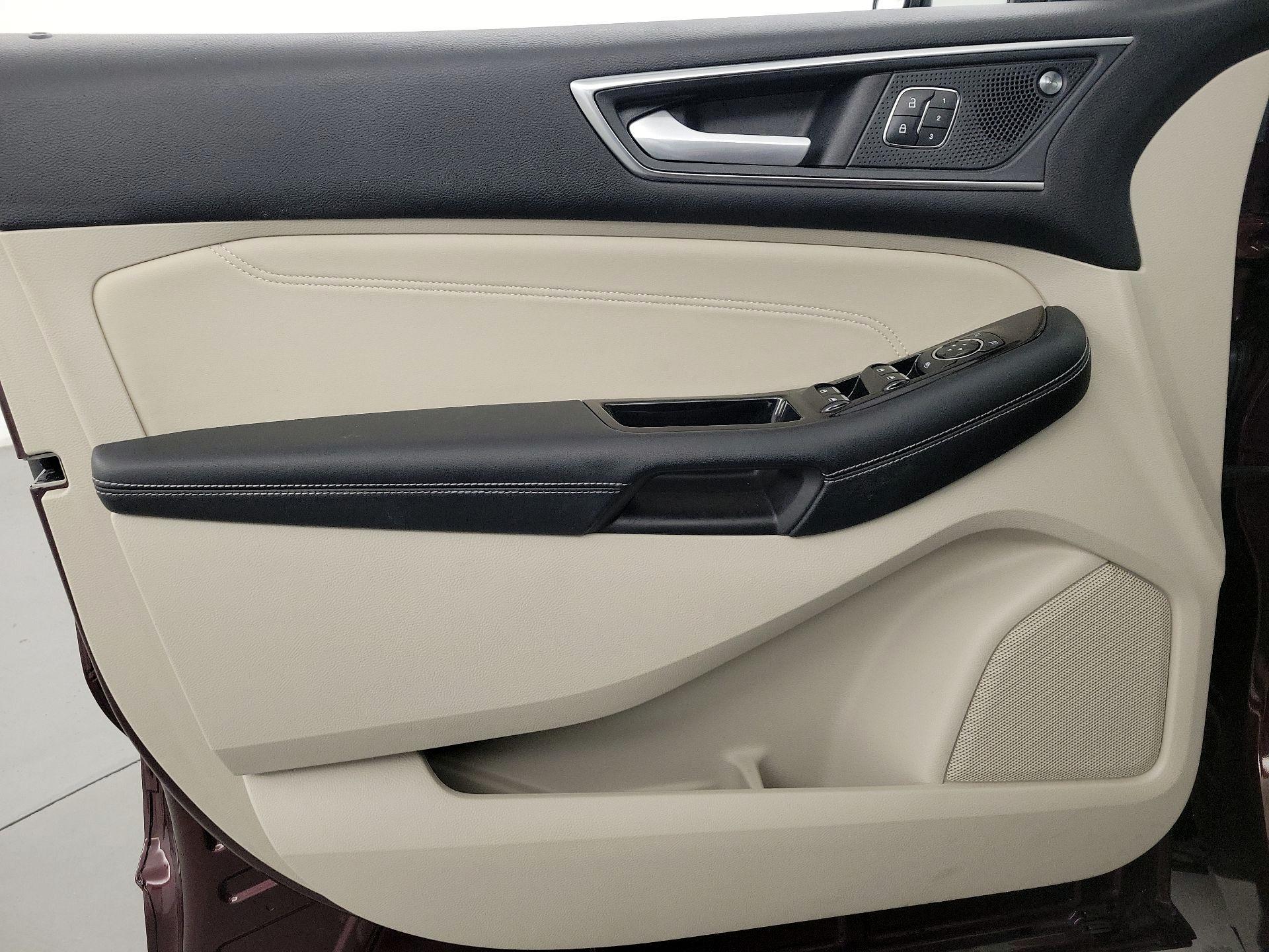 Thumbnail: 2020 Ford Edge - 12