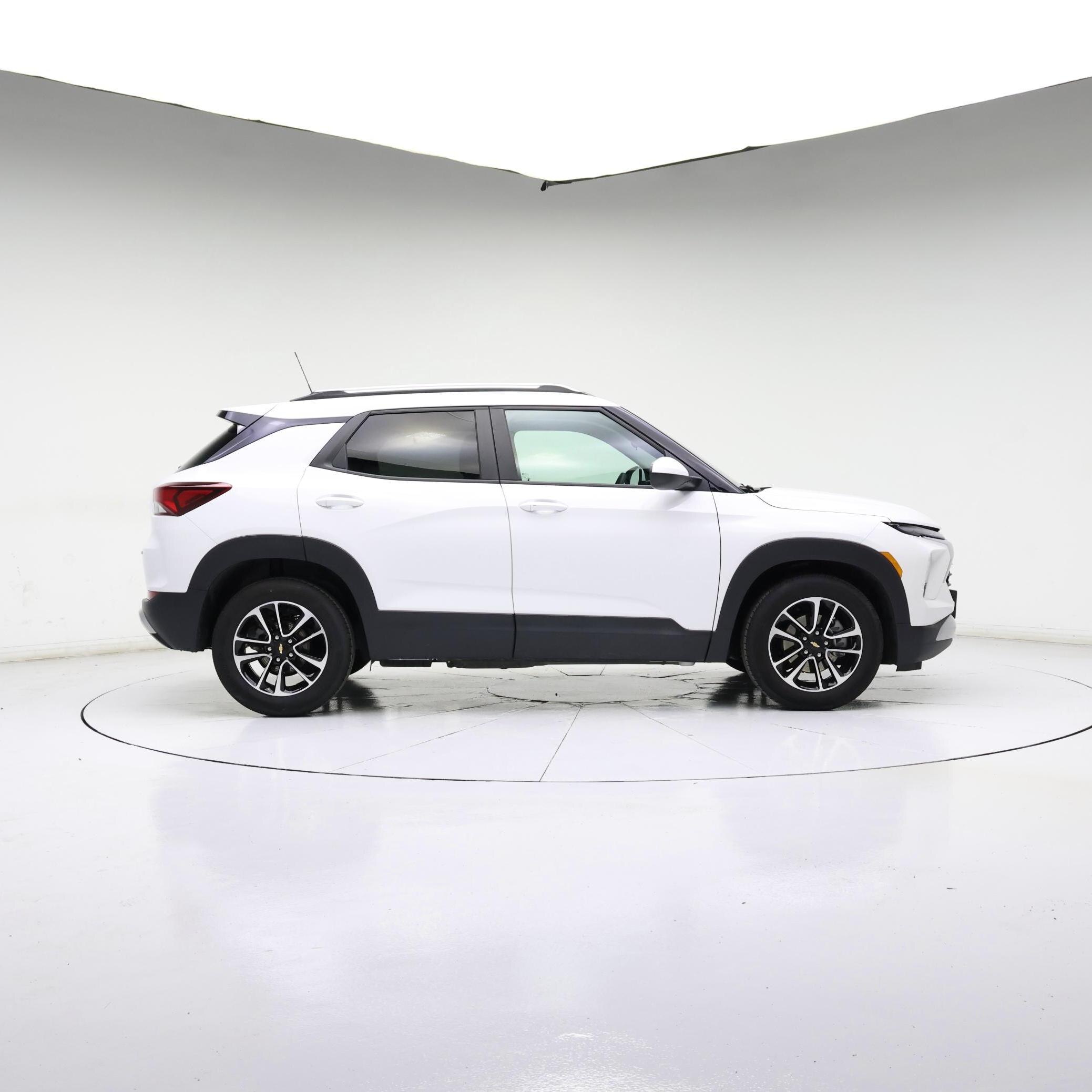 Thumbnail: 2025 Chevrolet TrailBlazer - 3