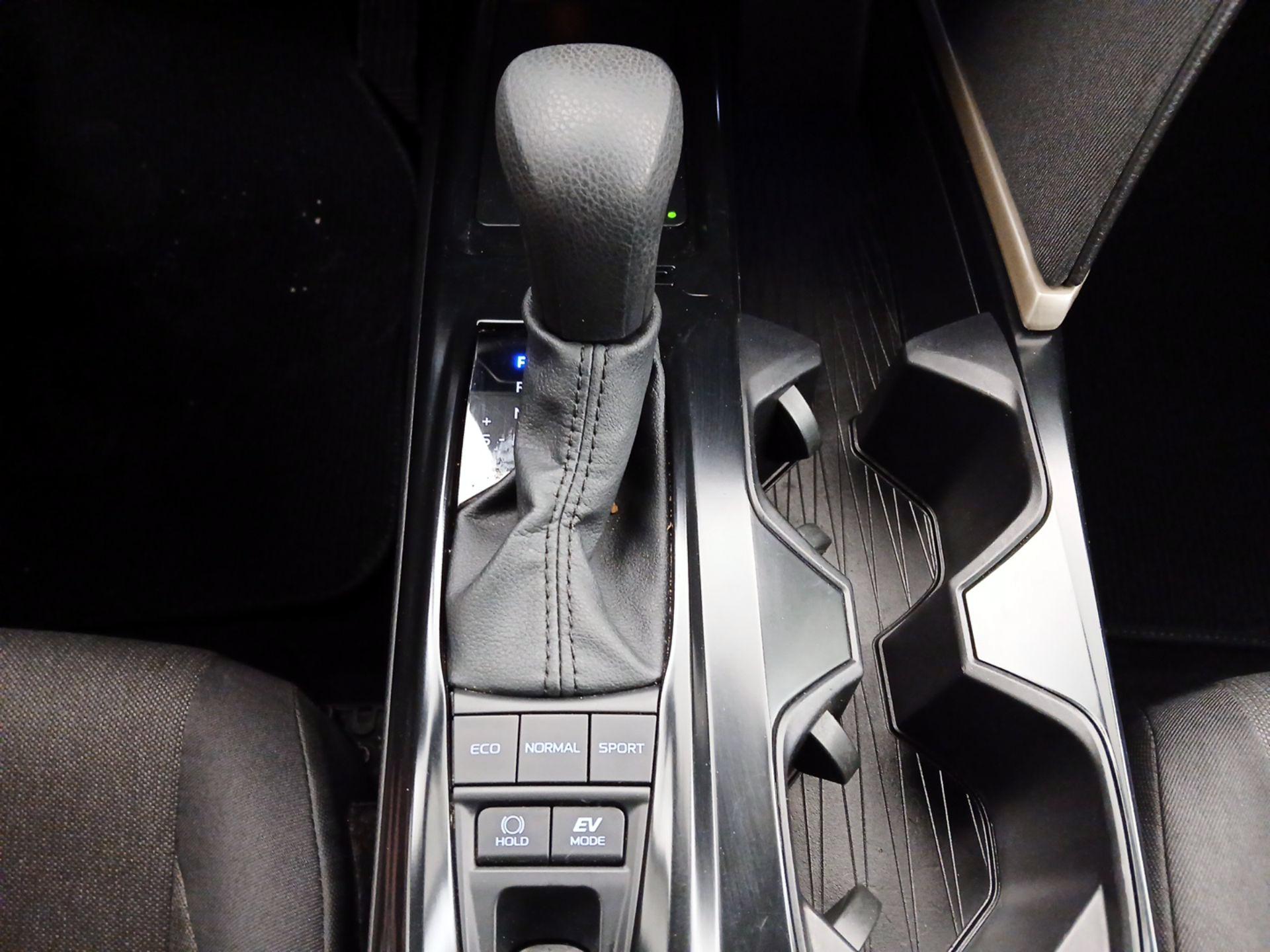 Thumbnail: 2025 Toyota Camry - 17