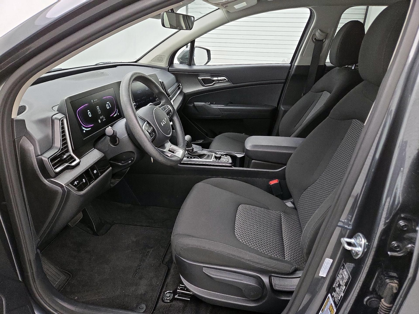 2025 Kia Sportage LX - Photo 12