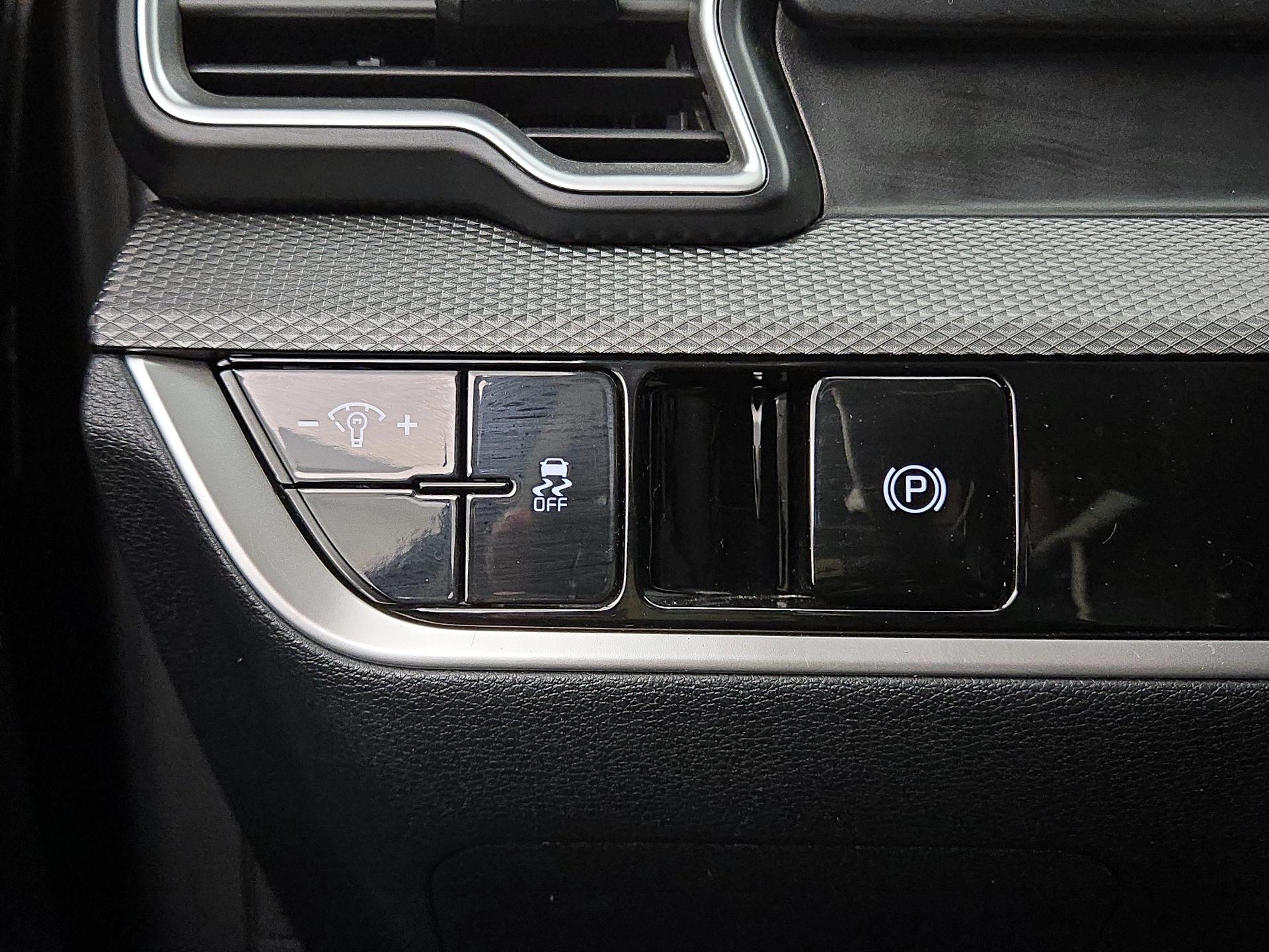 Thumbnail: 2025 Kia Sportage - 13