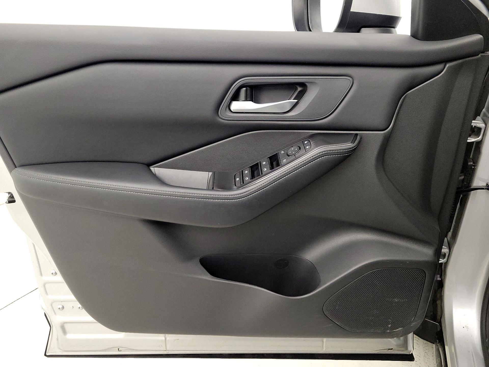 Thumbnail: 2025 Nissan Rogue - 12