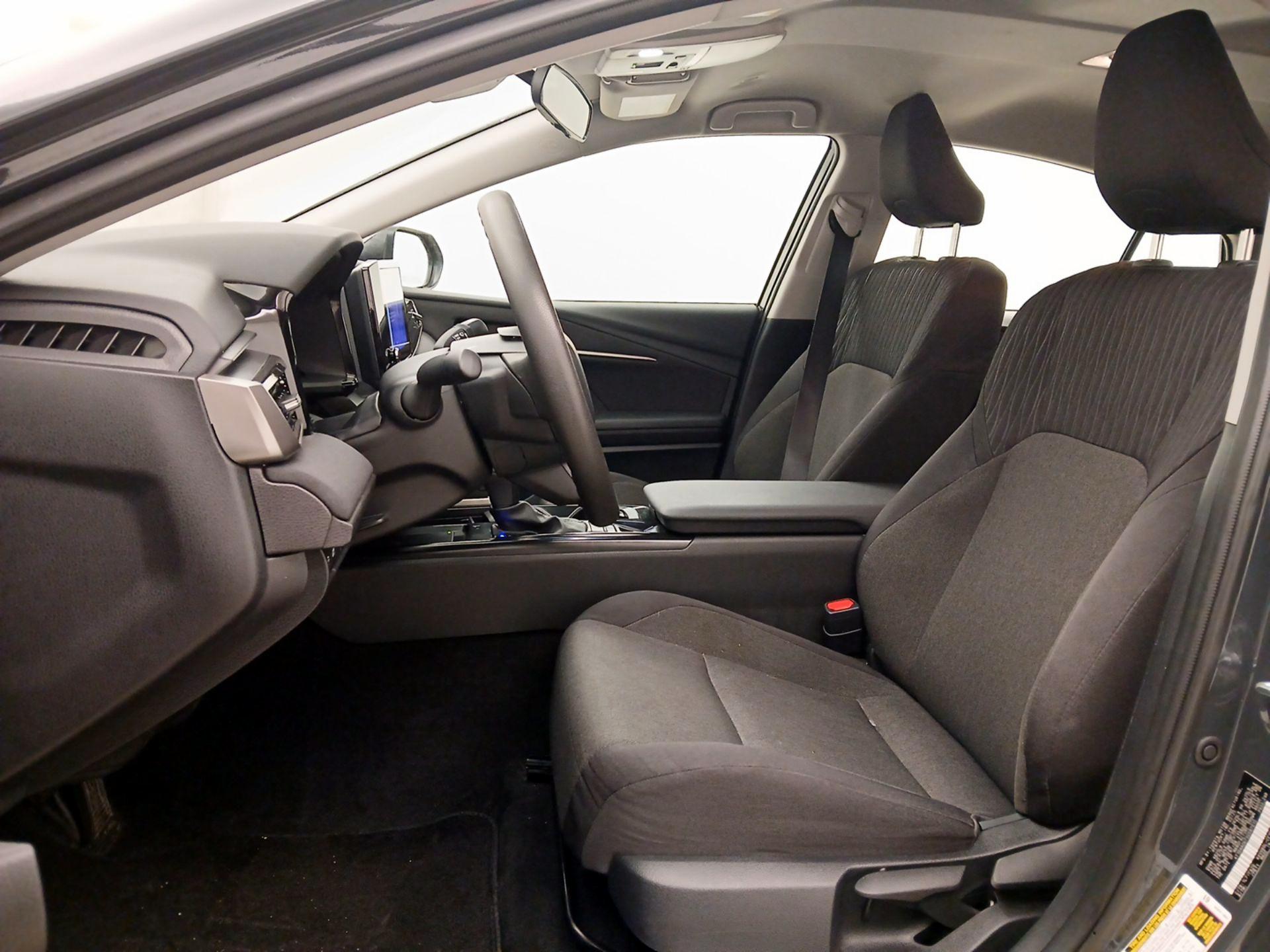 Thumbnail: 2025 Toyota Camry - 11