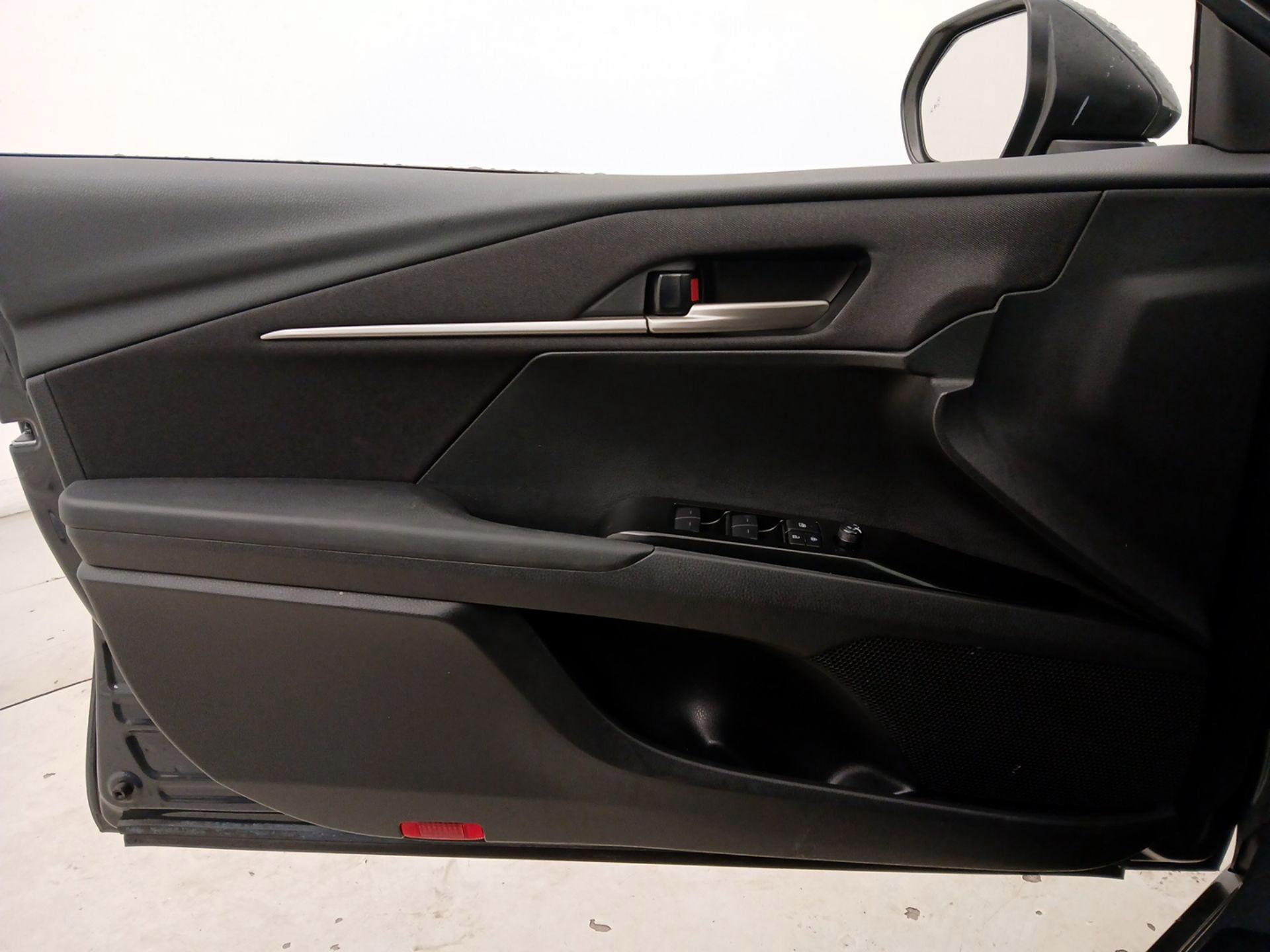 Thumbnail: 2025 Toyota Camry - 12