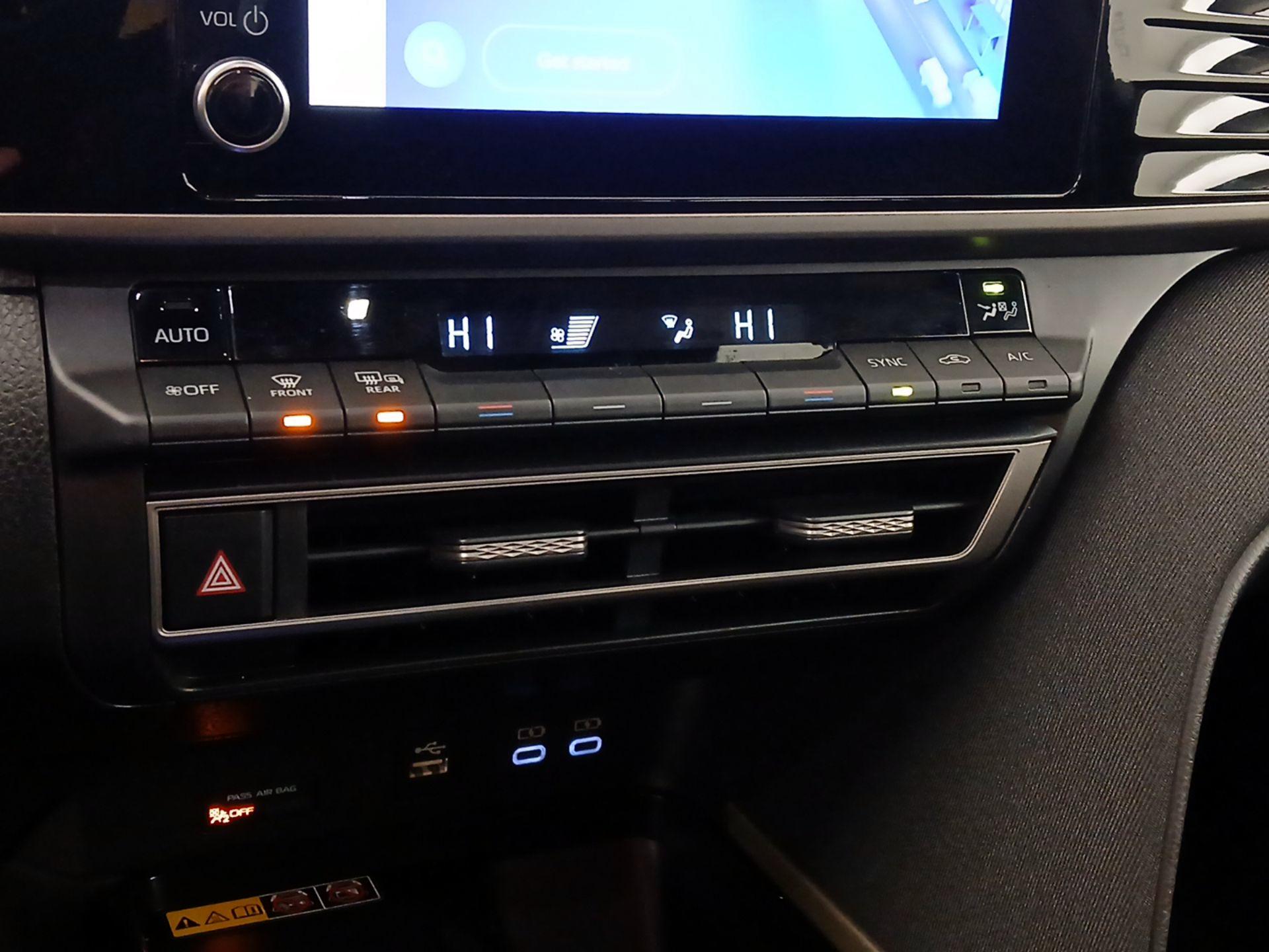 Thumbnail: 2025 Toyota Camry - 16