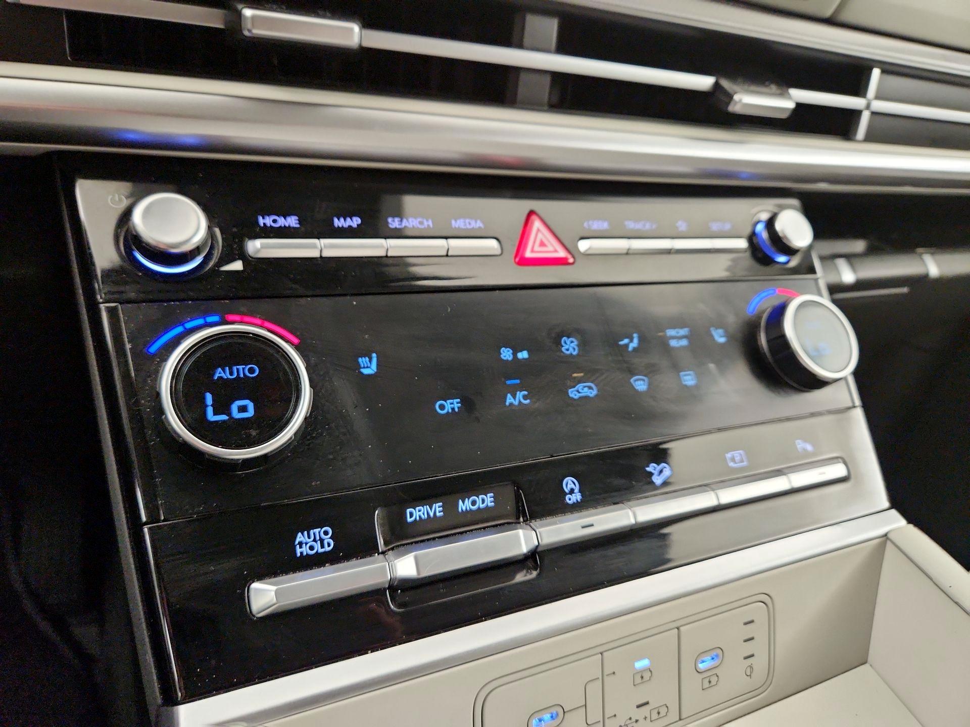 Thumbnail: 2025 Hyundai Santa Fe - 16