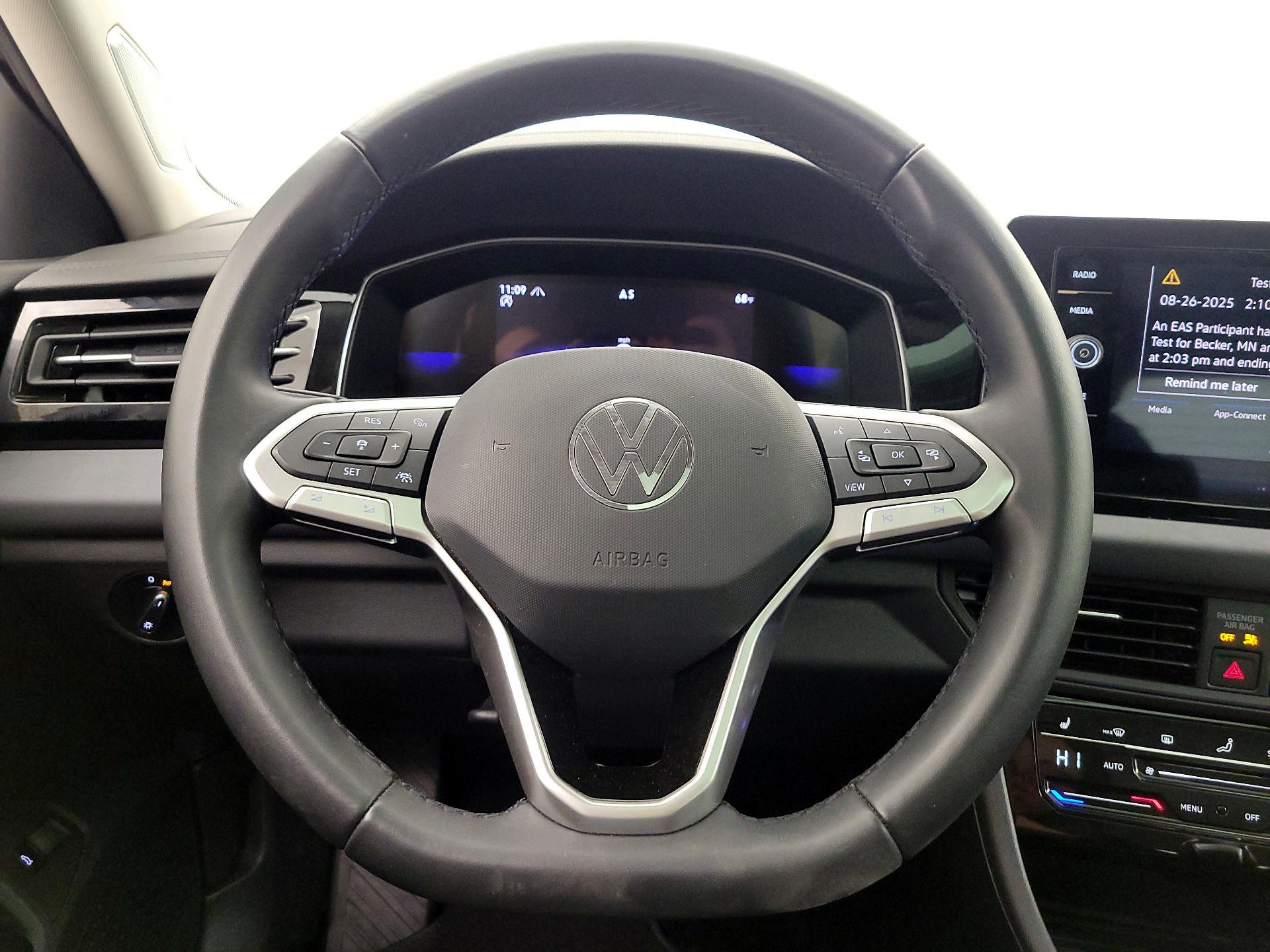 Thumbnail: 2025 Volkswagen Jetta - 10