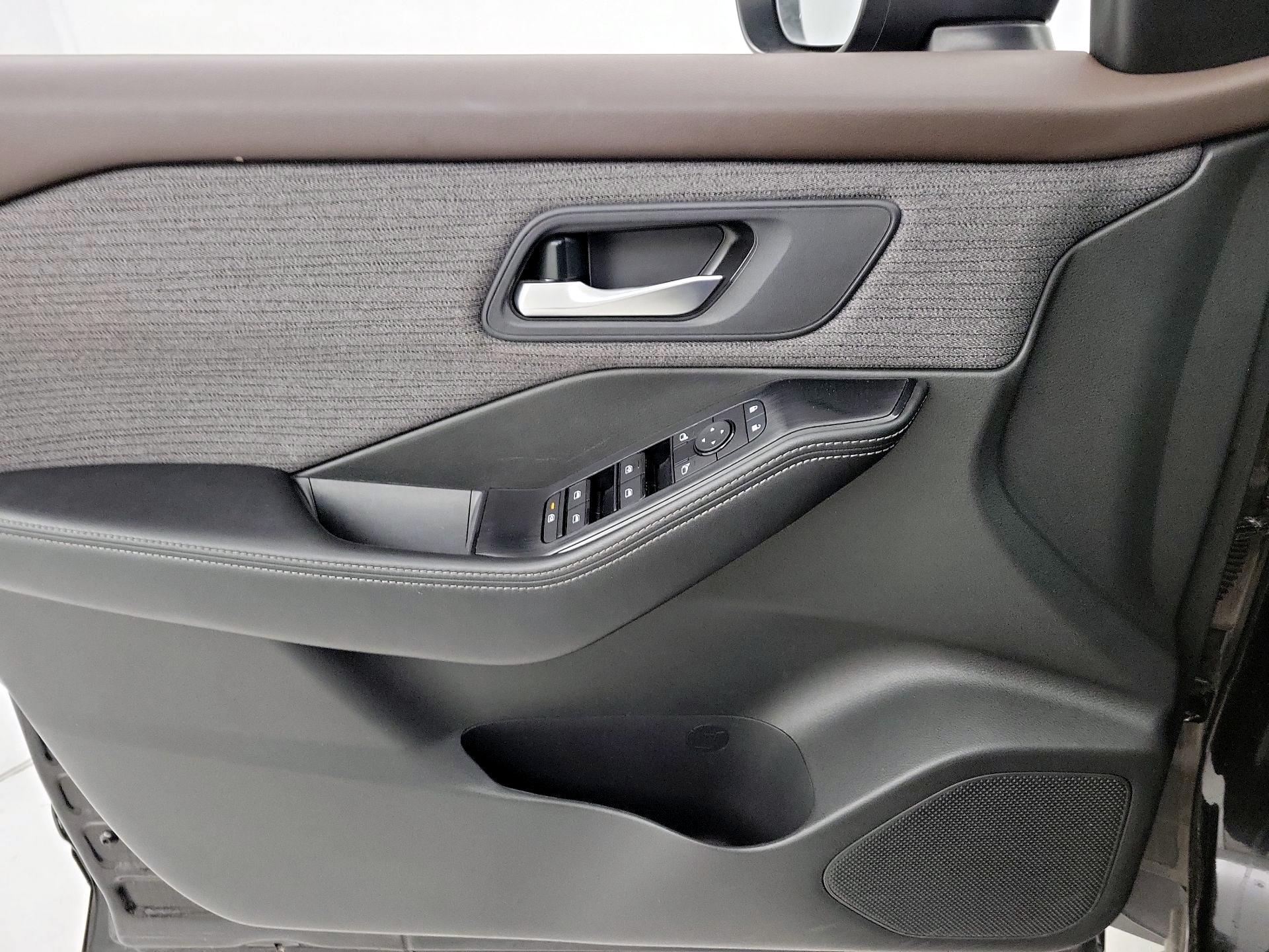 Thumbnail: 2023 Nissan Rogue - 12