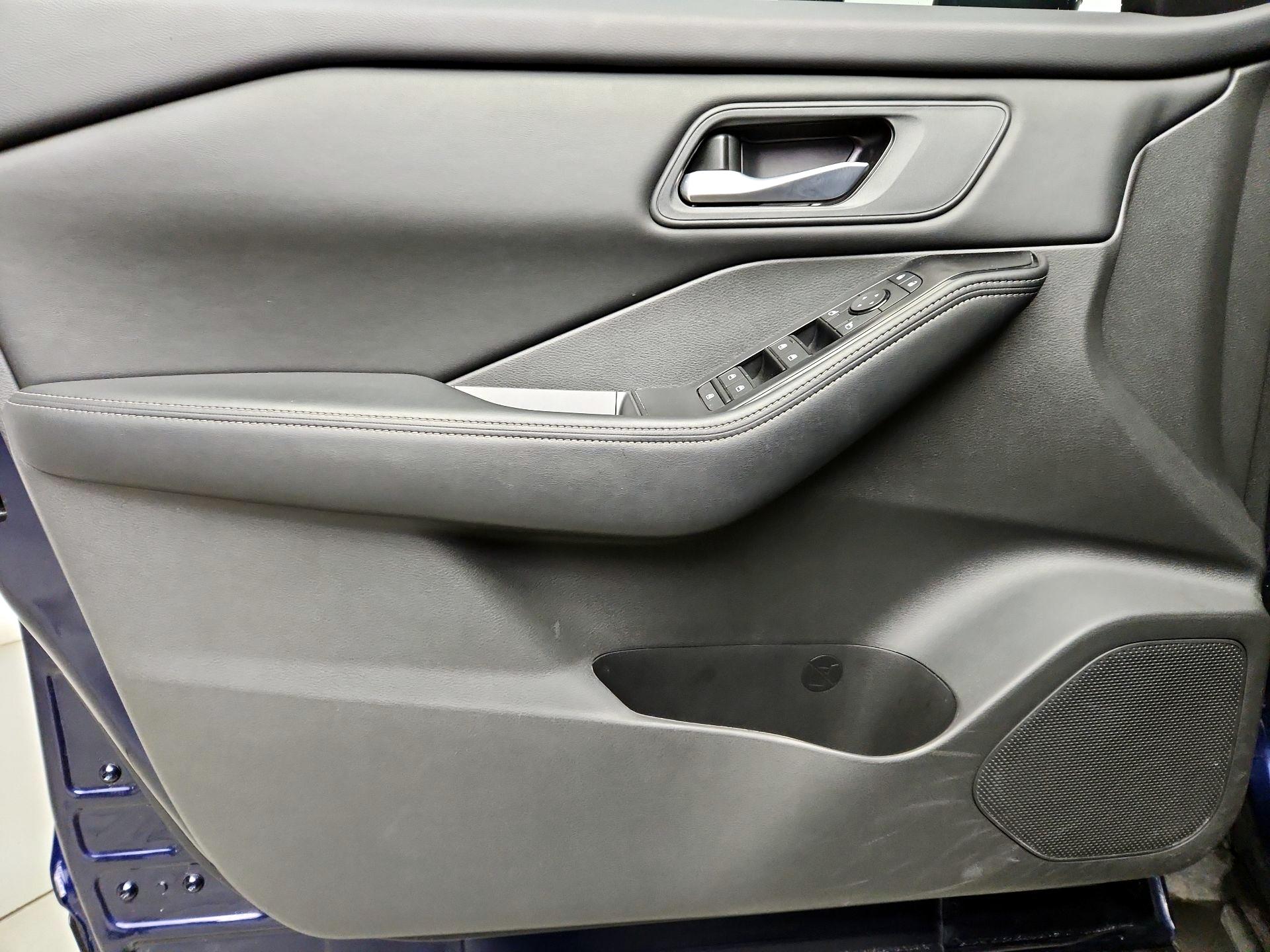 Thumbnail: 2025 Nissan Rogue - 12