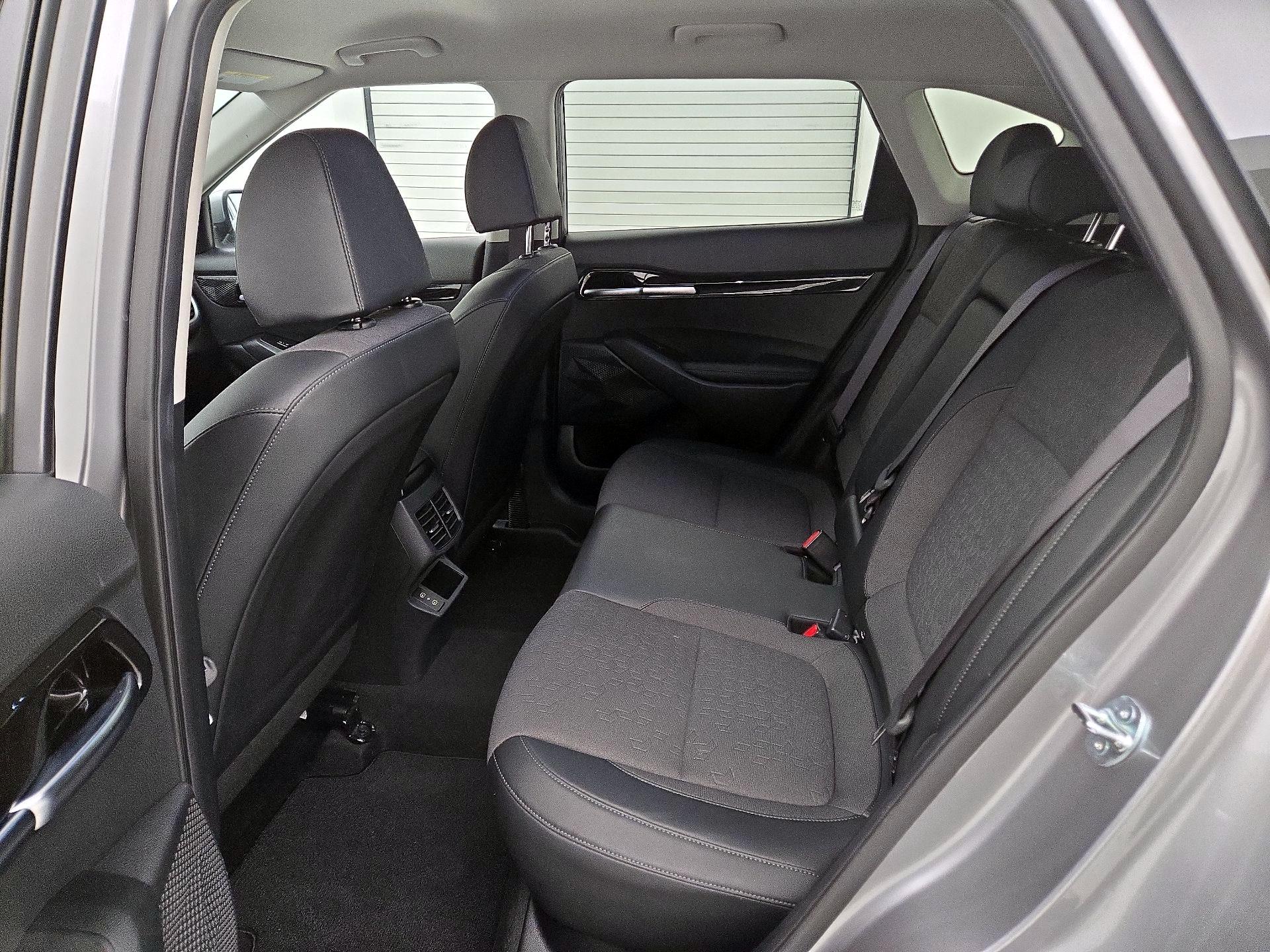 Thumbnail: 2025 Kia Seltos - 18