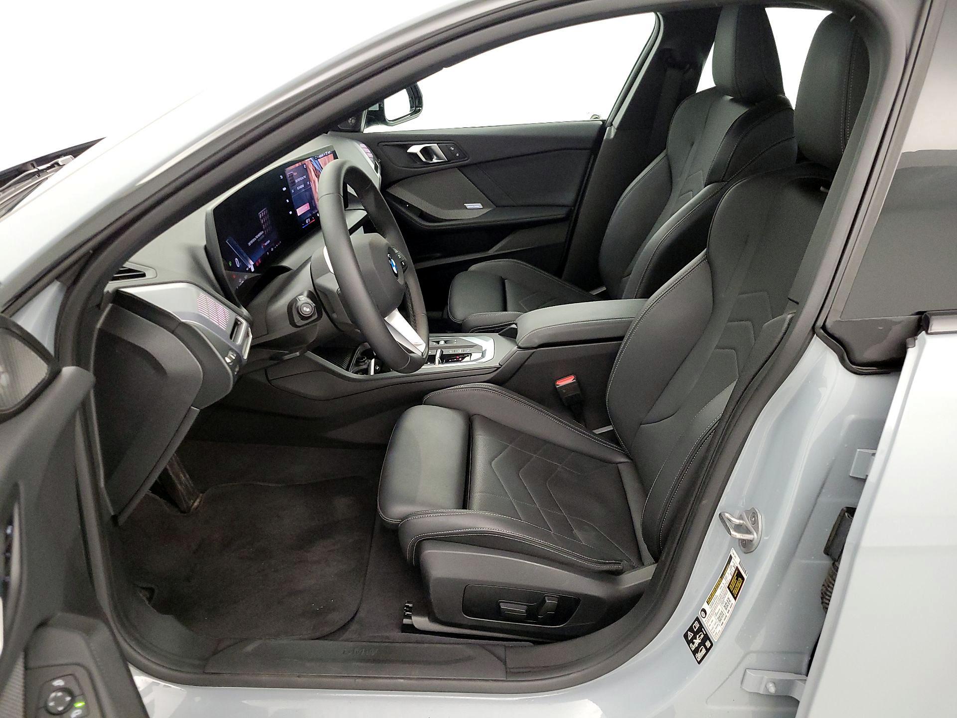 Thumbnail: 2025 BMW 2 Series - 11