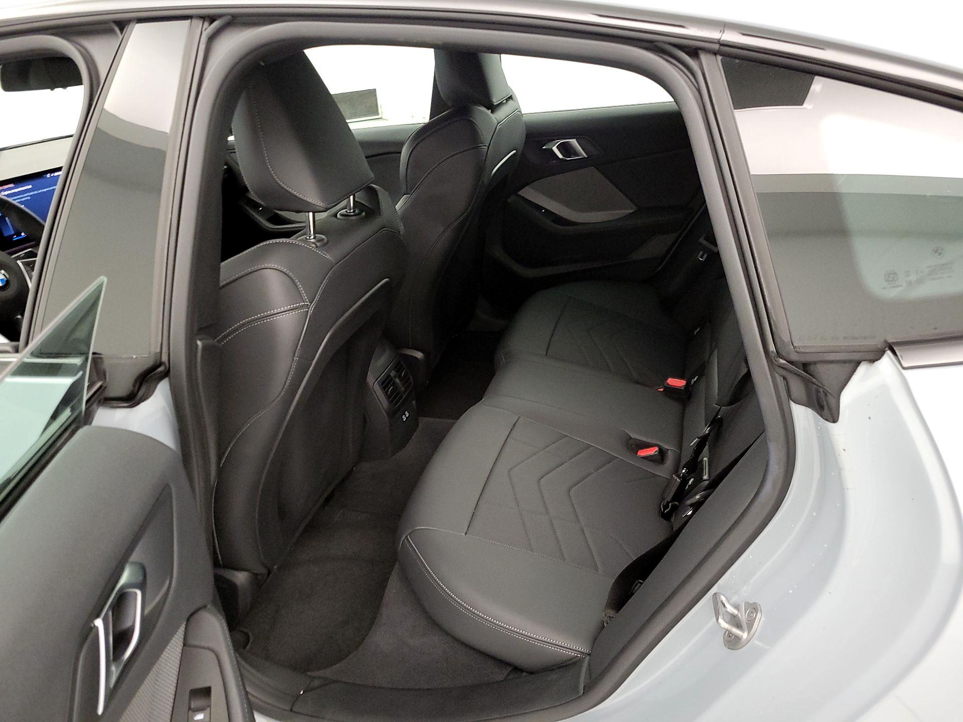 Thumbnail: 2025 BMW 2 Series - 17