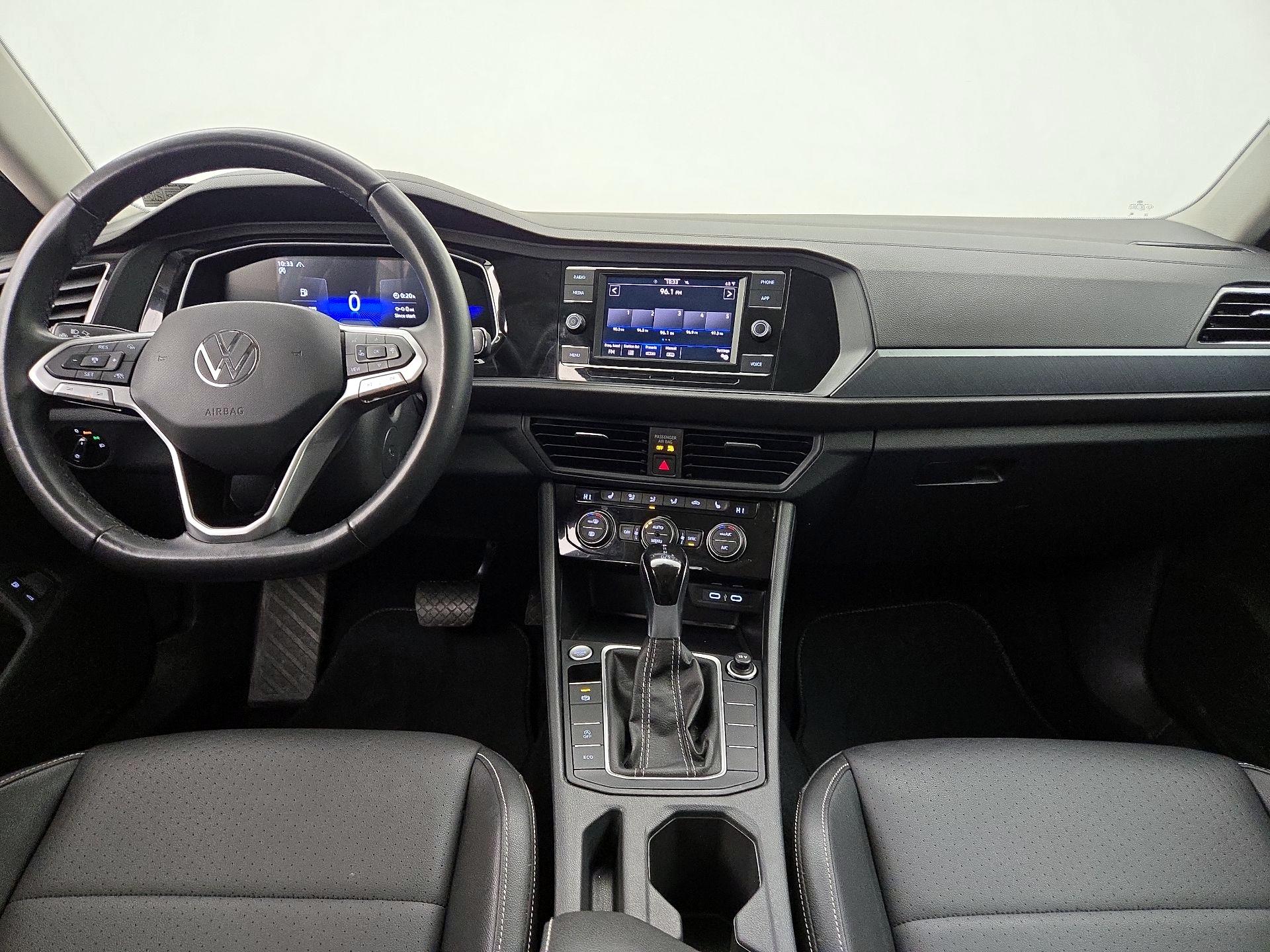 Thumbnail: 2024 Volkswagen Jetta - 9