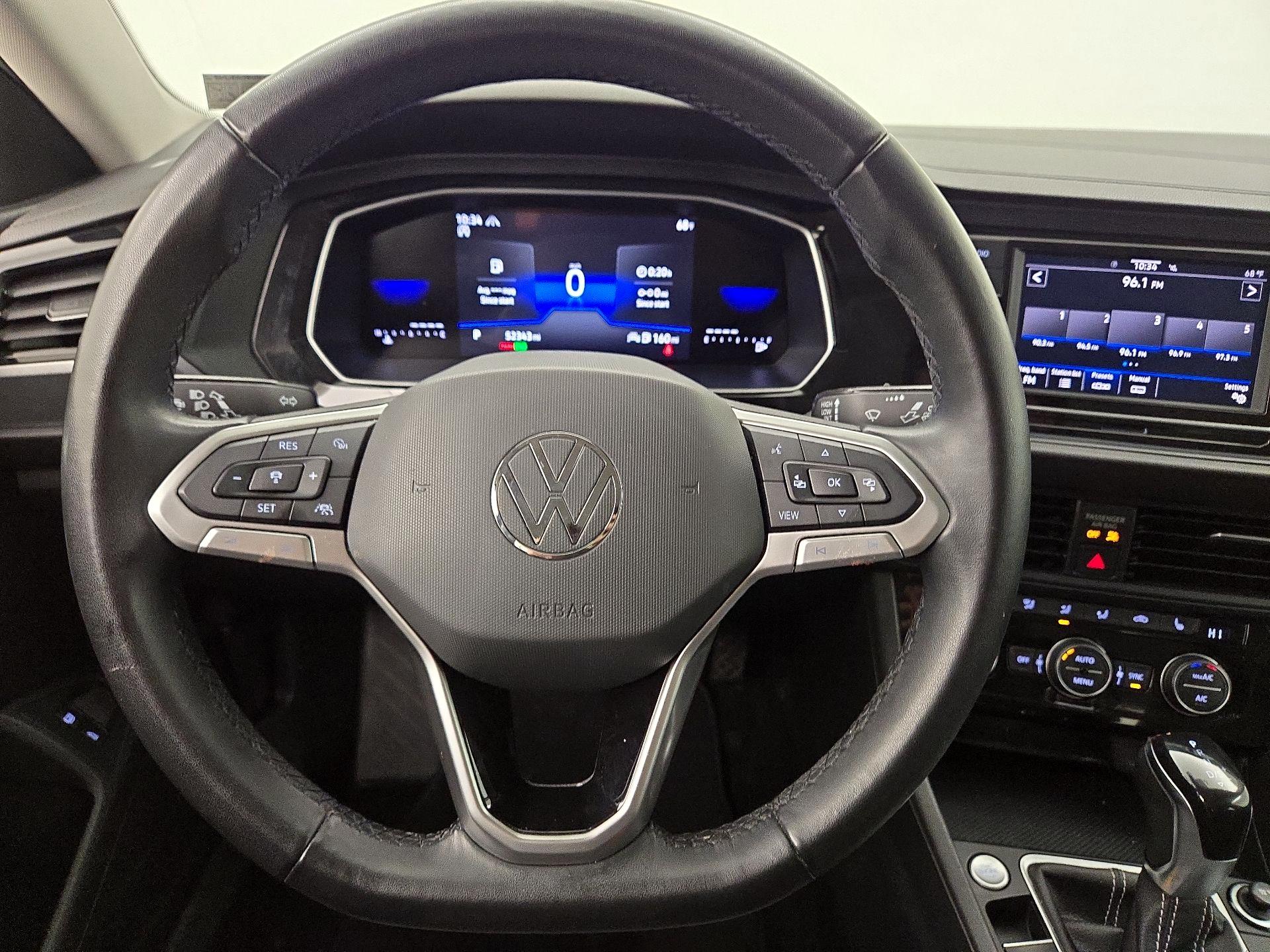 Thumbnail: 2024 Volkswagen Jetta - 10