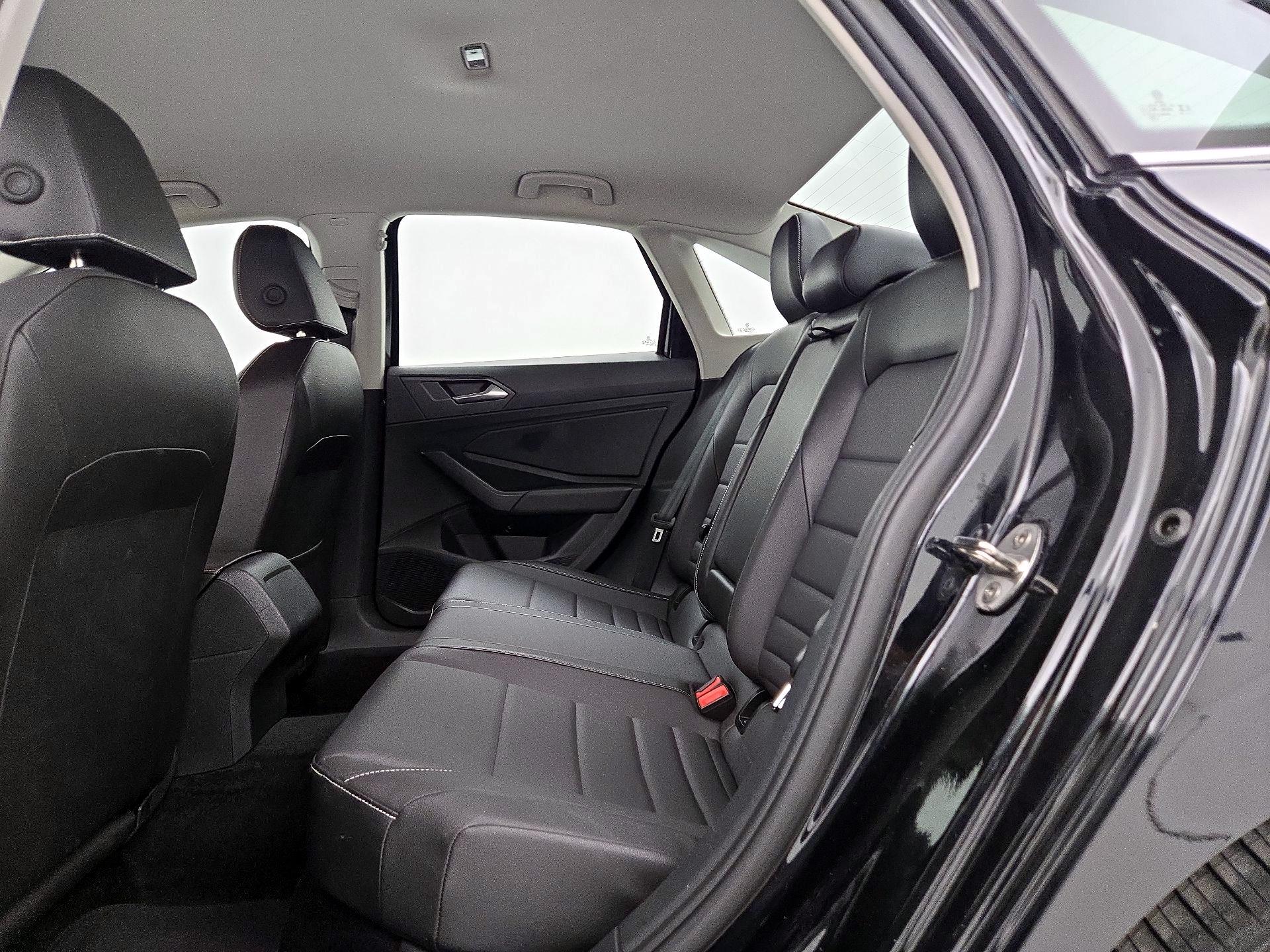 Thumbnail: 2024 Volkswagen Jetta - 18