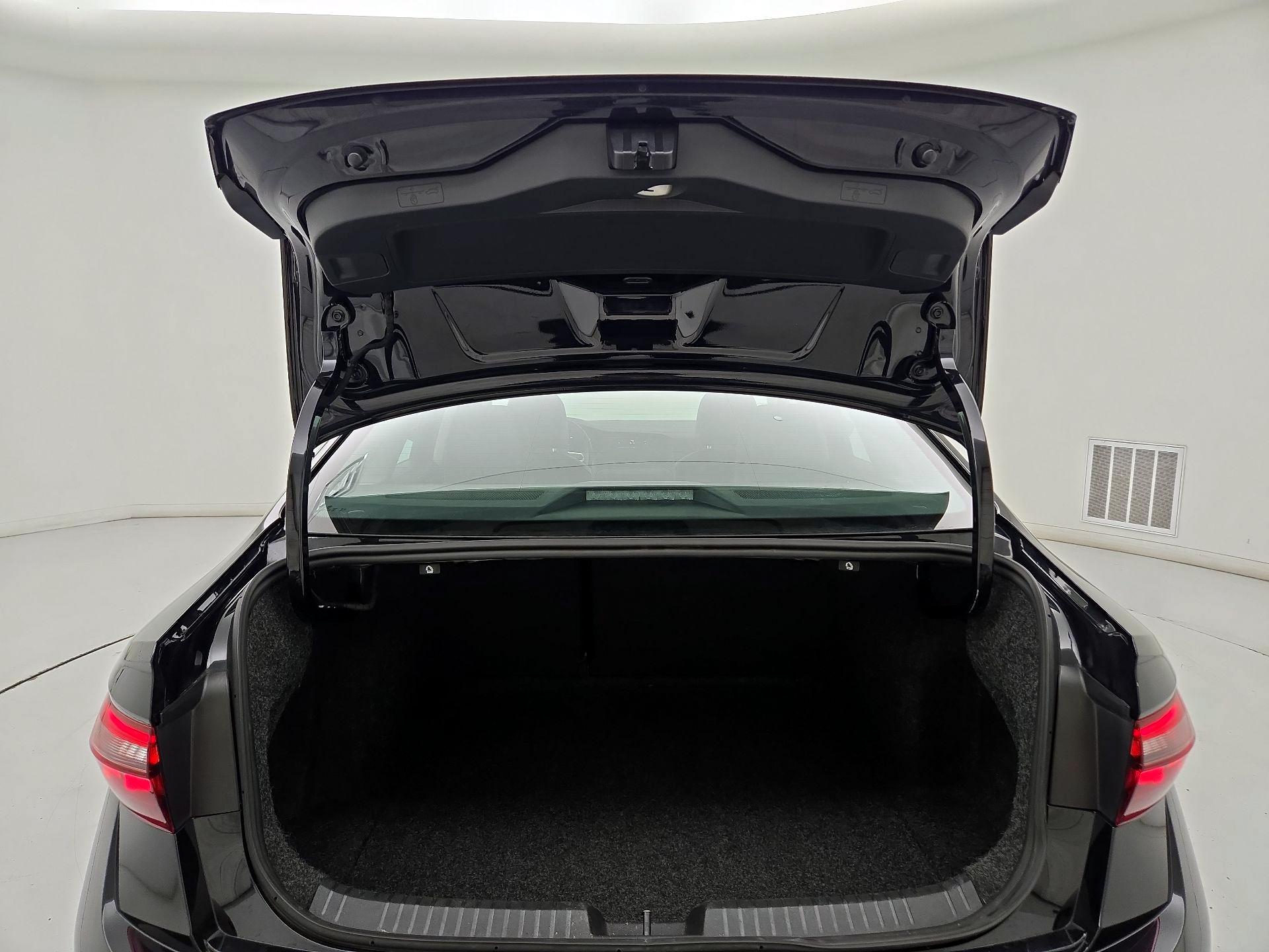 Thumbnail: 2024 Volkswagen Jetta - 19