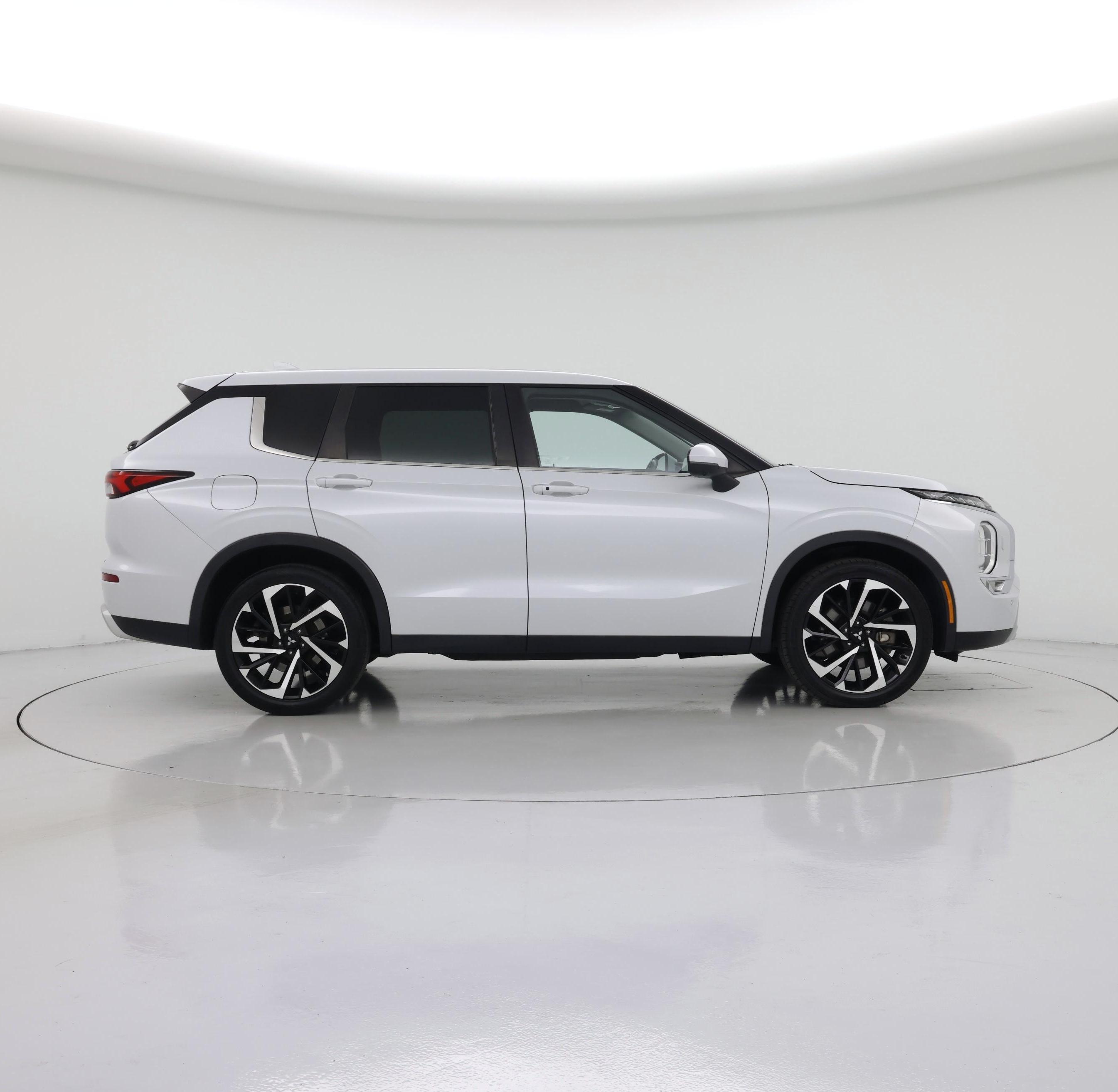 Thumbnail: 2022 Mitsubishi Outlander - 7