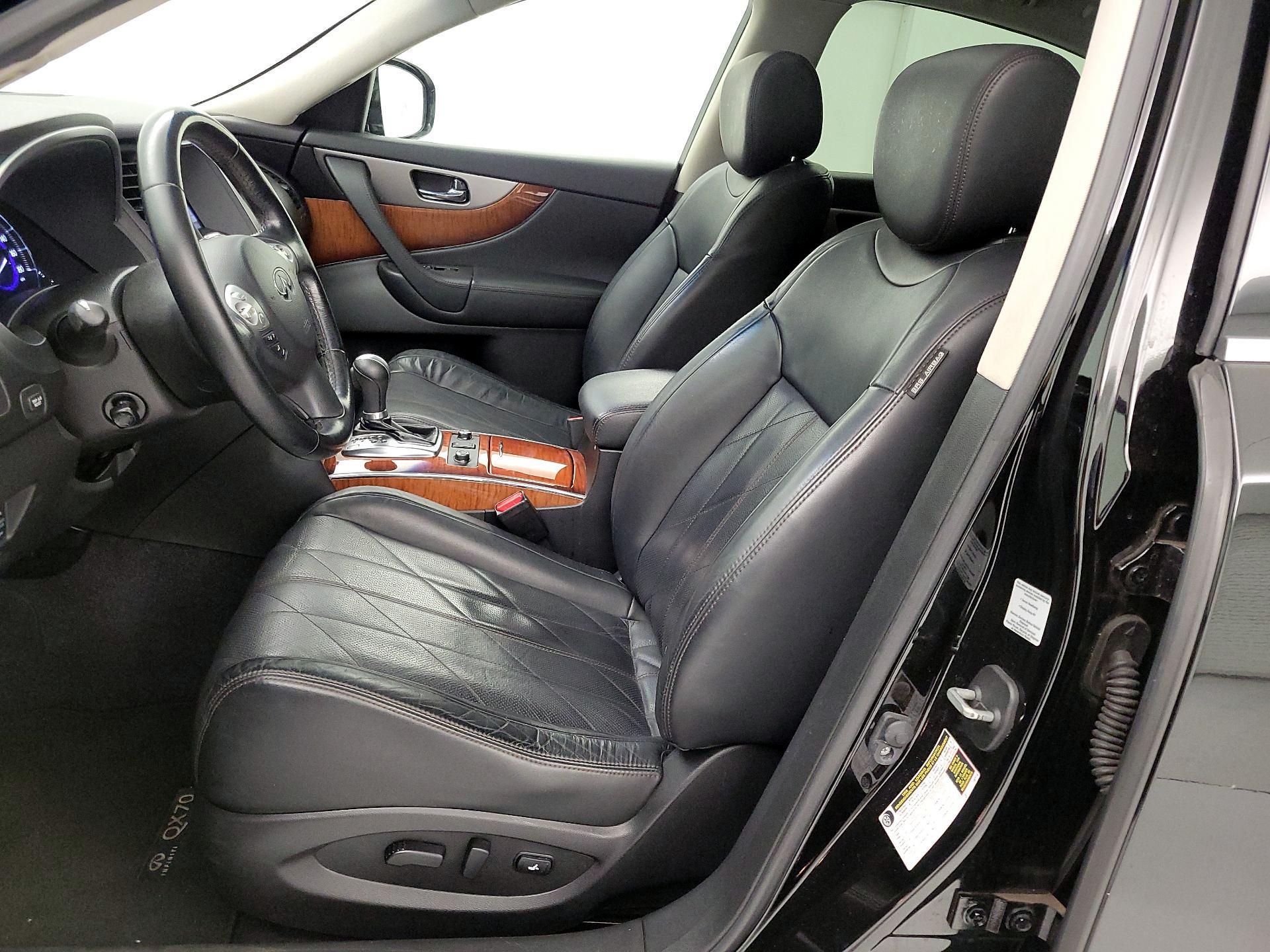 Thumbnail: 2016 INFINITI QX70 - 11