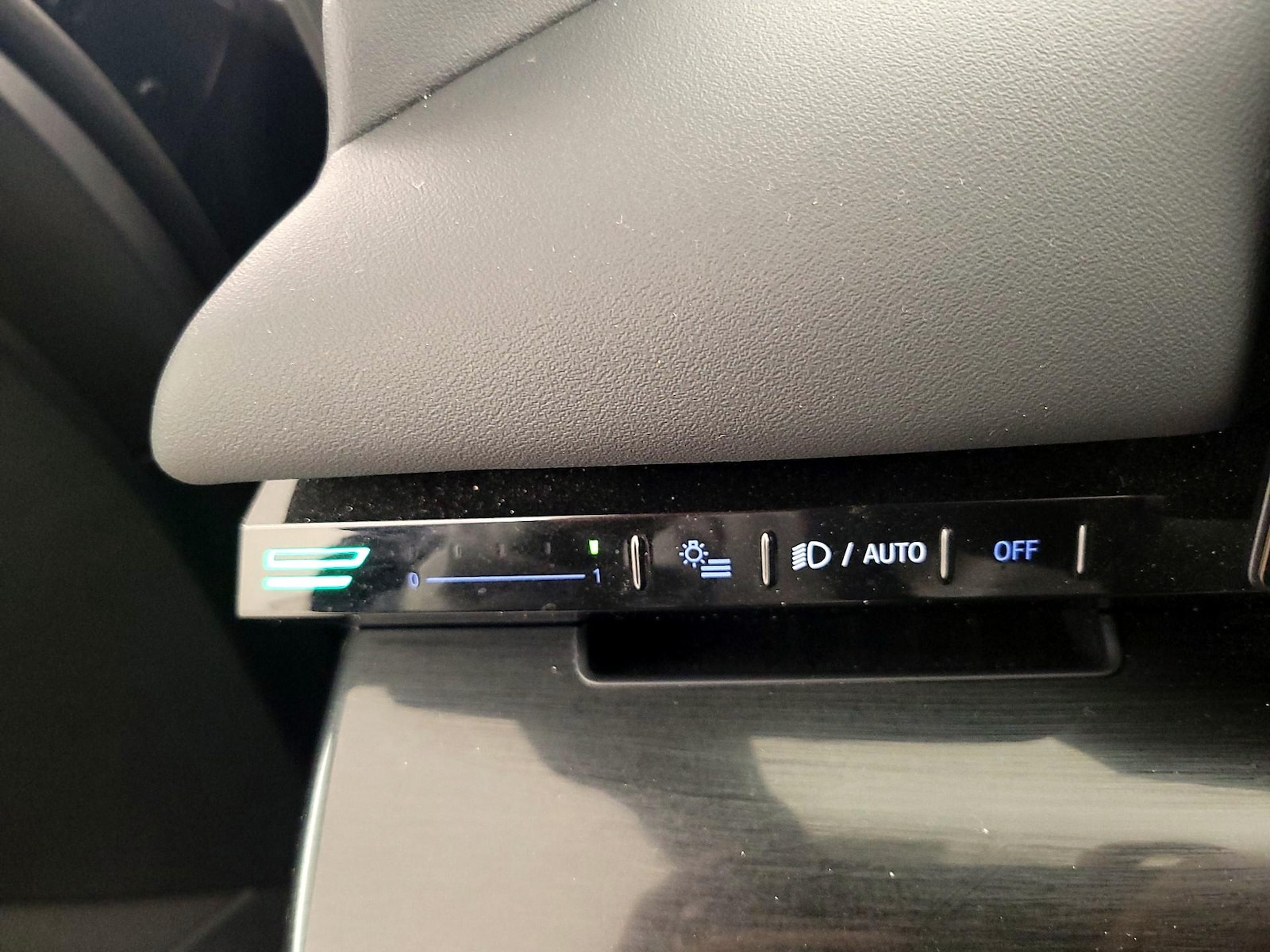 2025 BMW 5 Series 530i - Photo 14