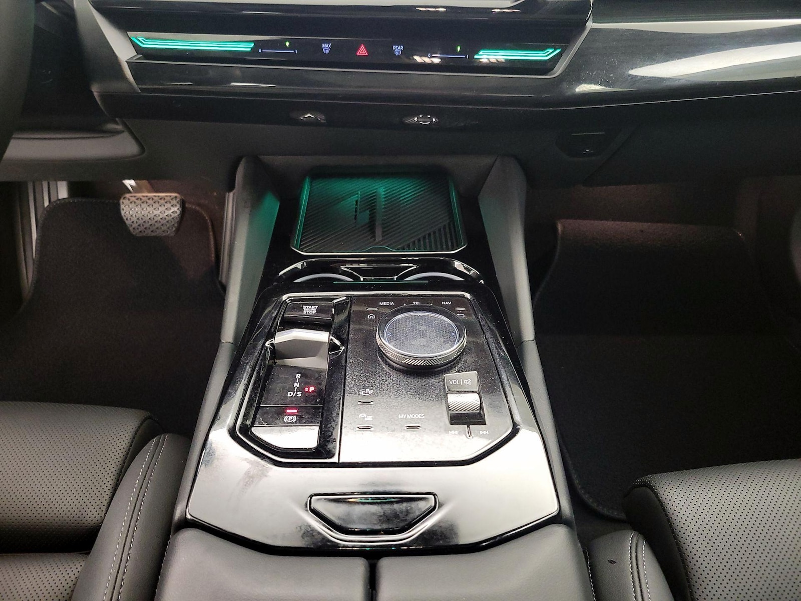 2025 BMW 5 Series 530i - Photo 19