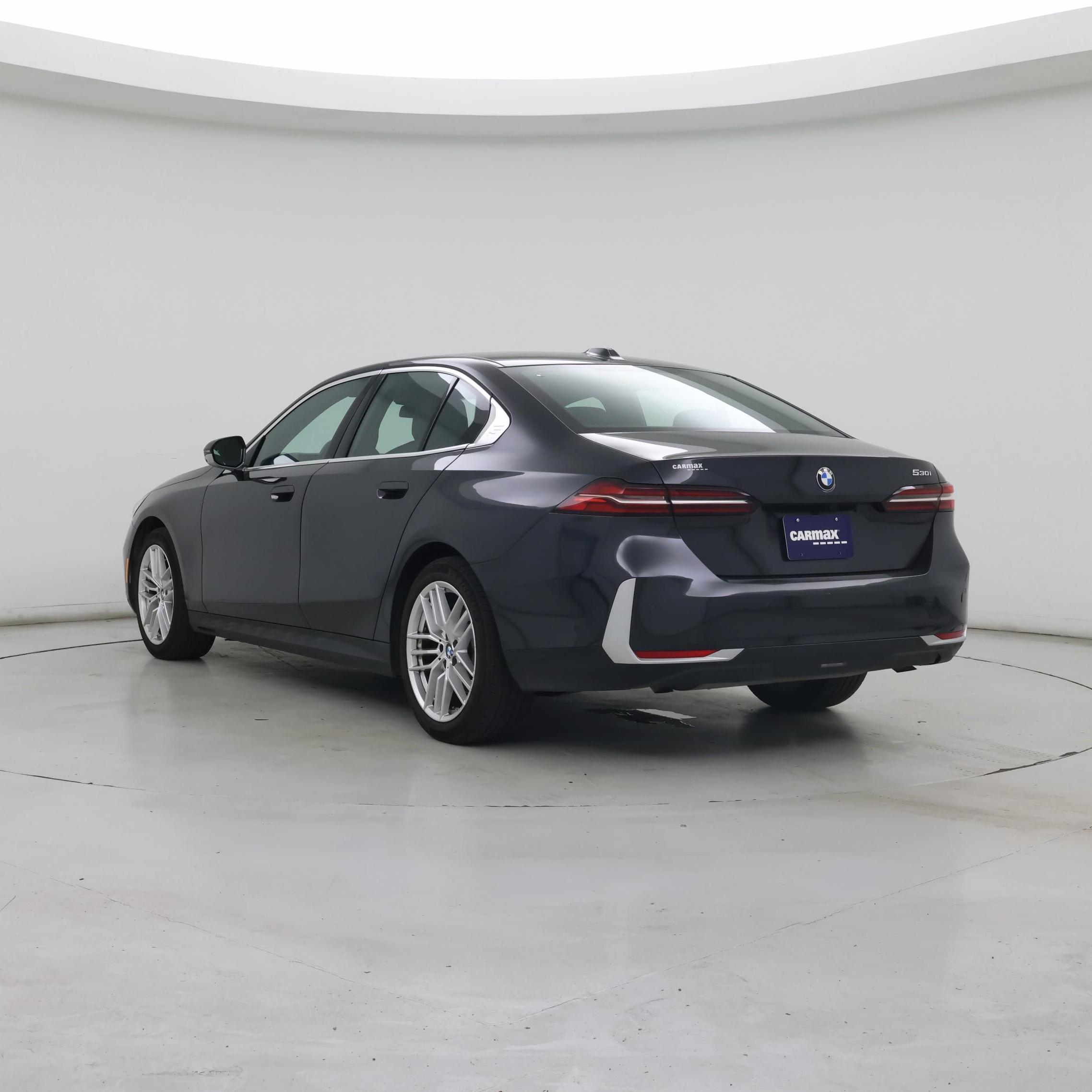 Thumbnail: 2025 BMW 5 Series - 2