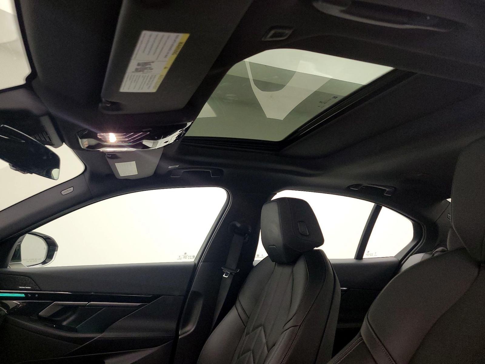 2025 BMW 5 Series 530i - Photo 20
