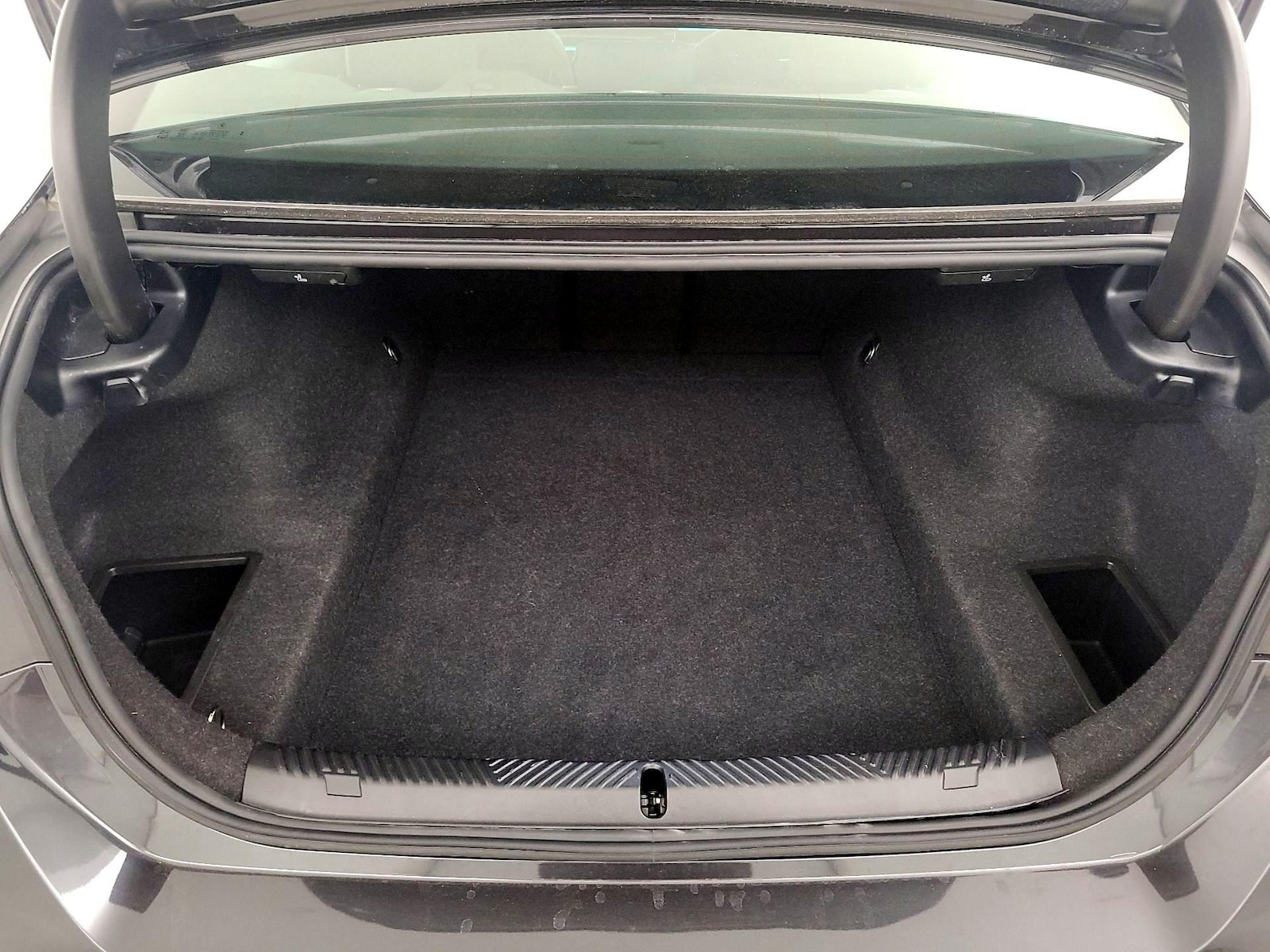 2025 BMW 5 Series 530i - Photo 22