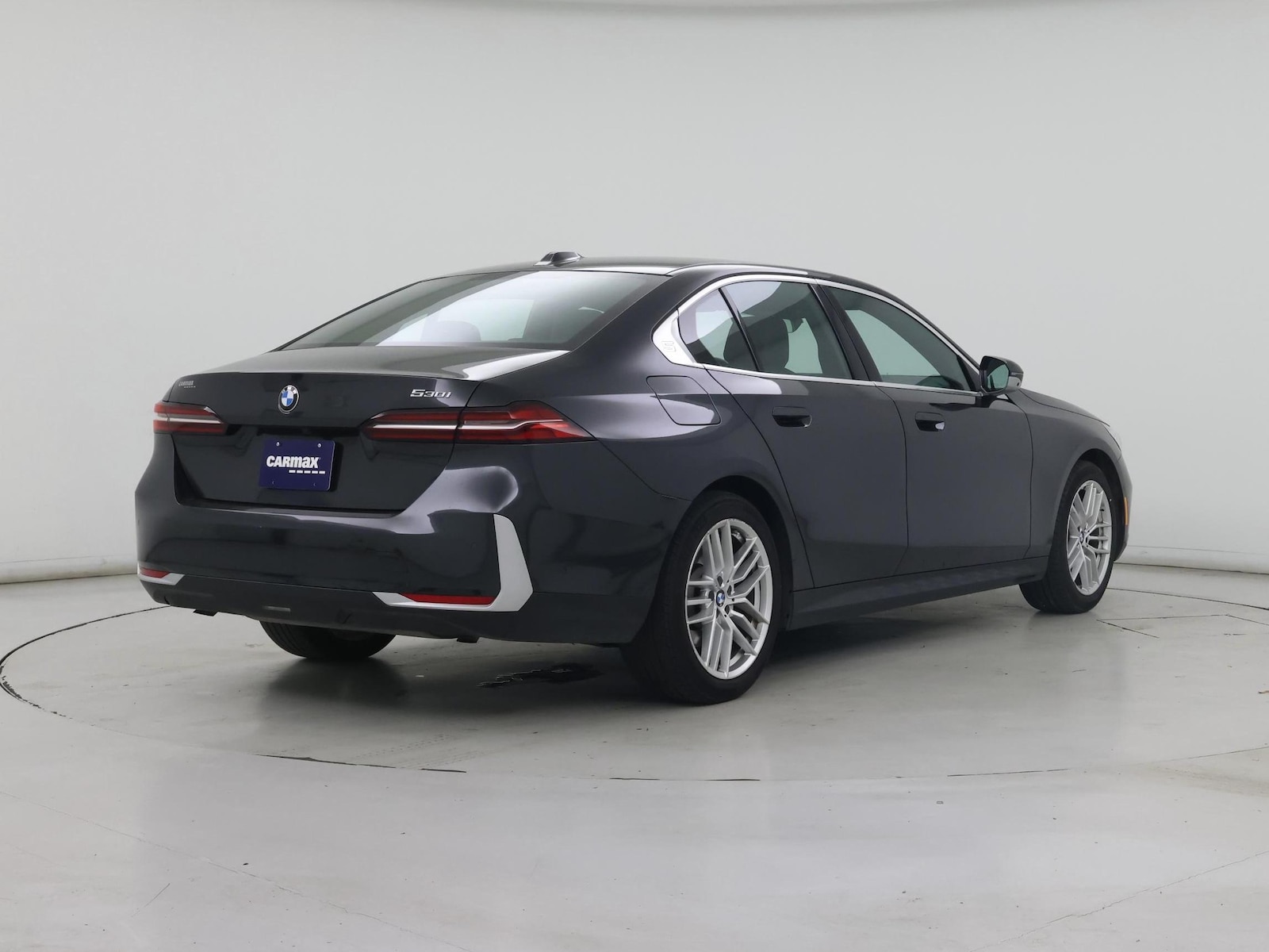 2025 BMW 5 Series 530i - Photo 9