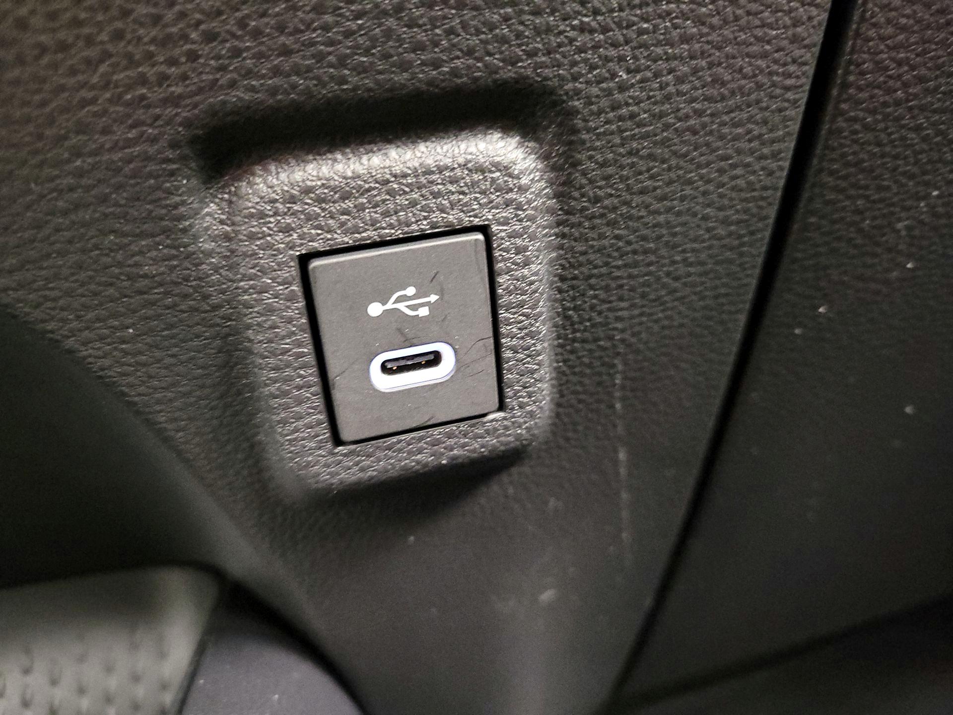 Thumbnail: 2025 Toyota Corolla - 18