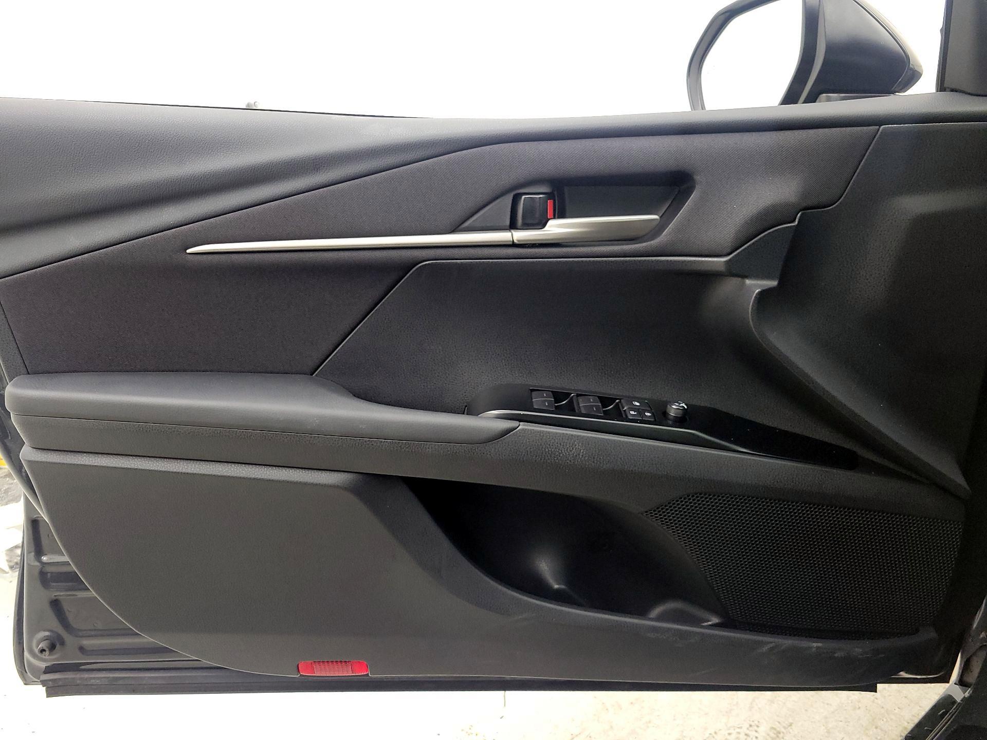 Thumbnail: 2025 Toyota Camry - 12