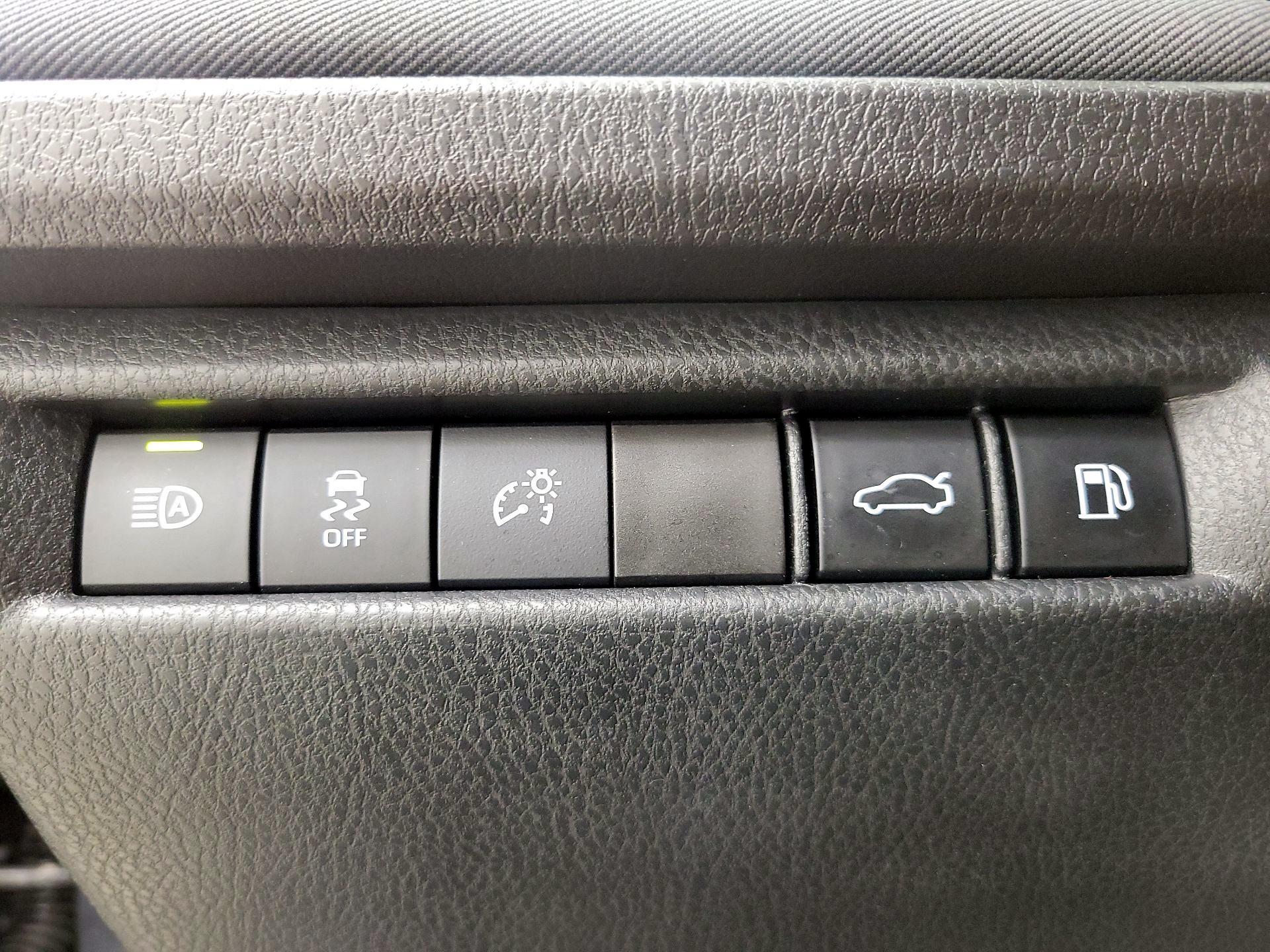 Thumbnail: 2025 Toyota Camry - 13